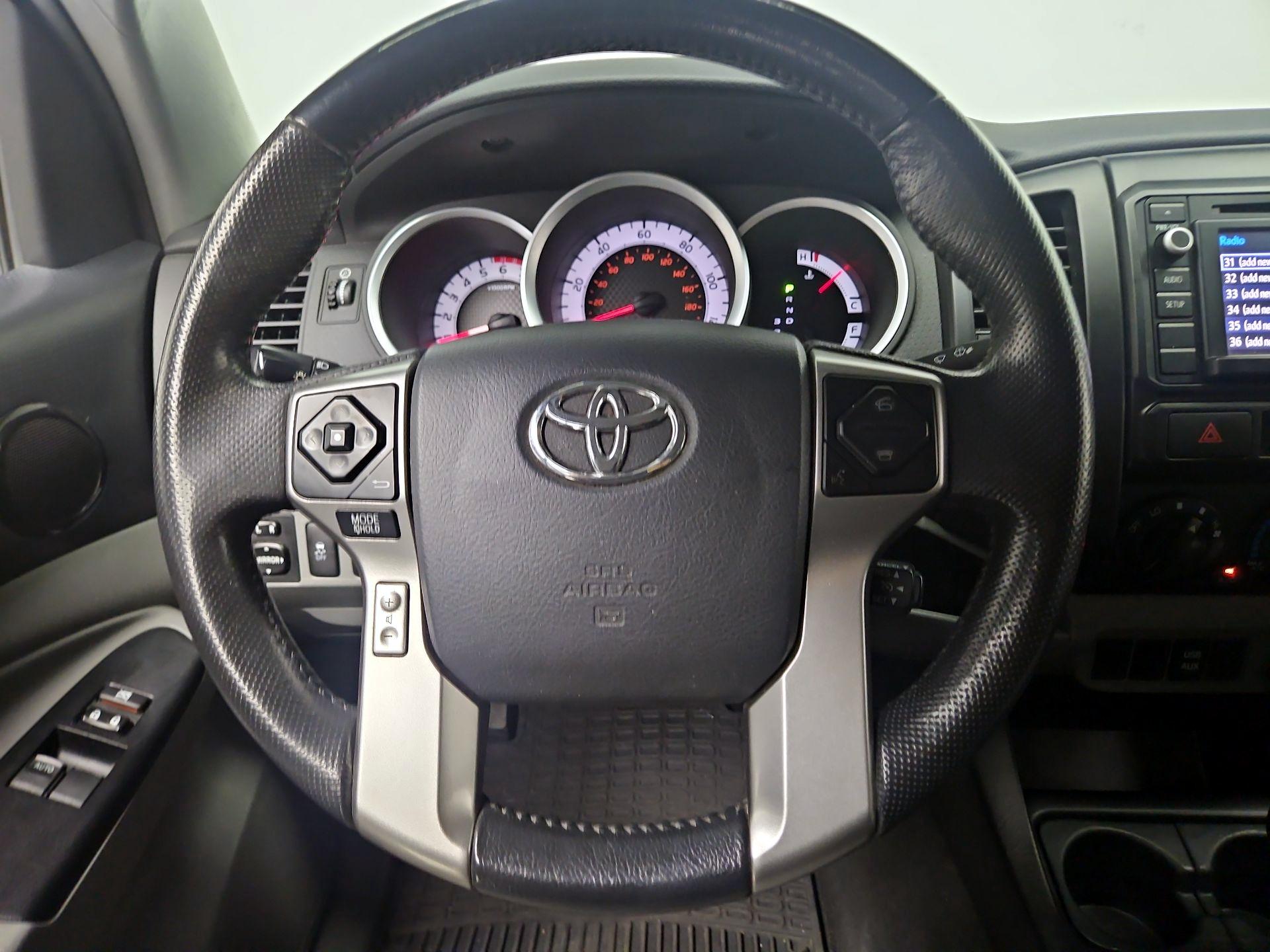 Thumbnail: 2015 Toyota Tacoma - 10