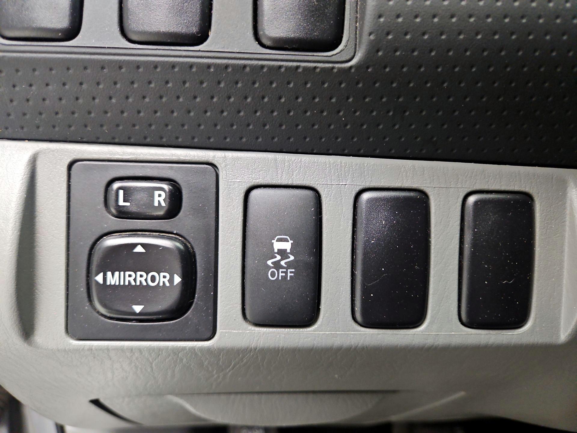 Thumbnail: 2015 Toyota Tacoma - 13