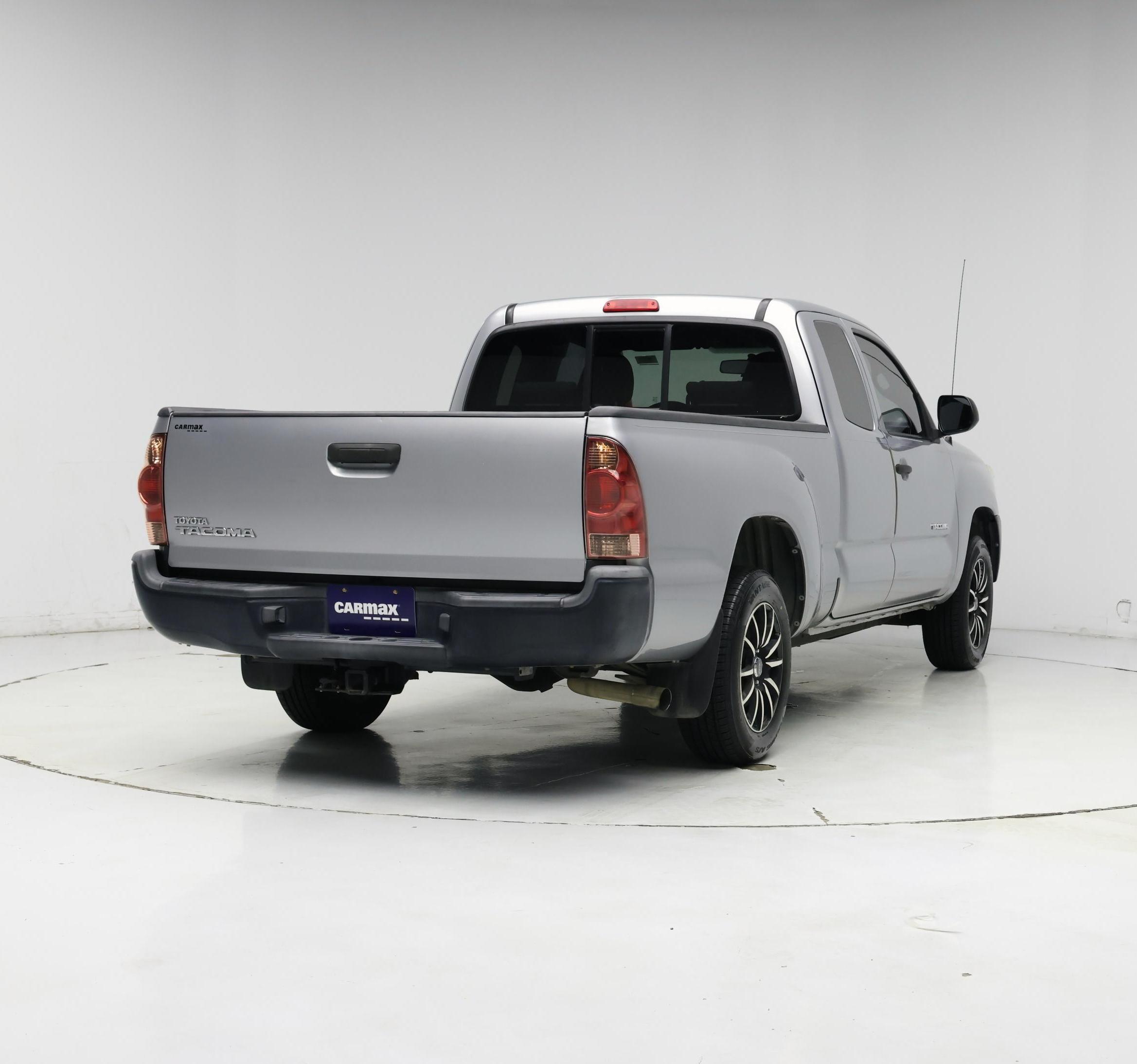 Thumbnail: 2015 Toyota Tacoma - 8