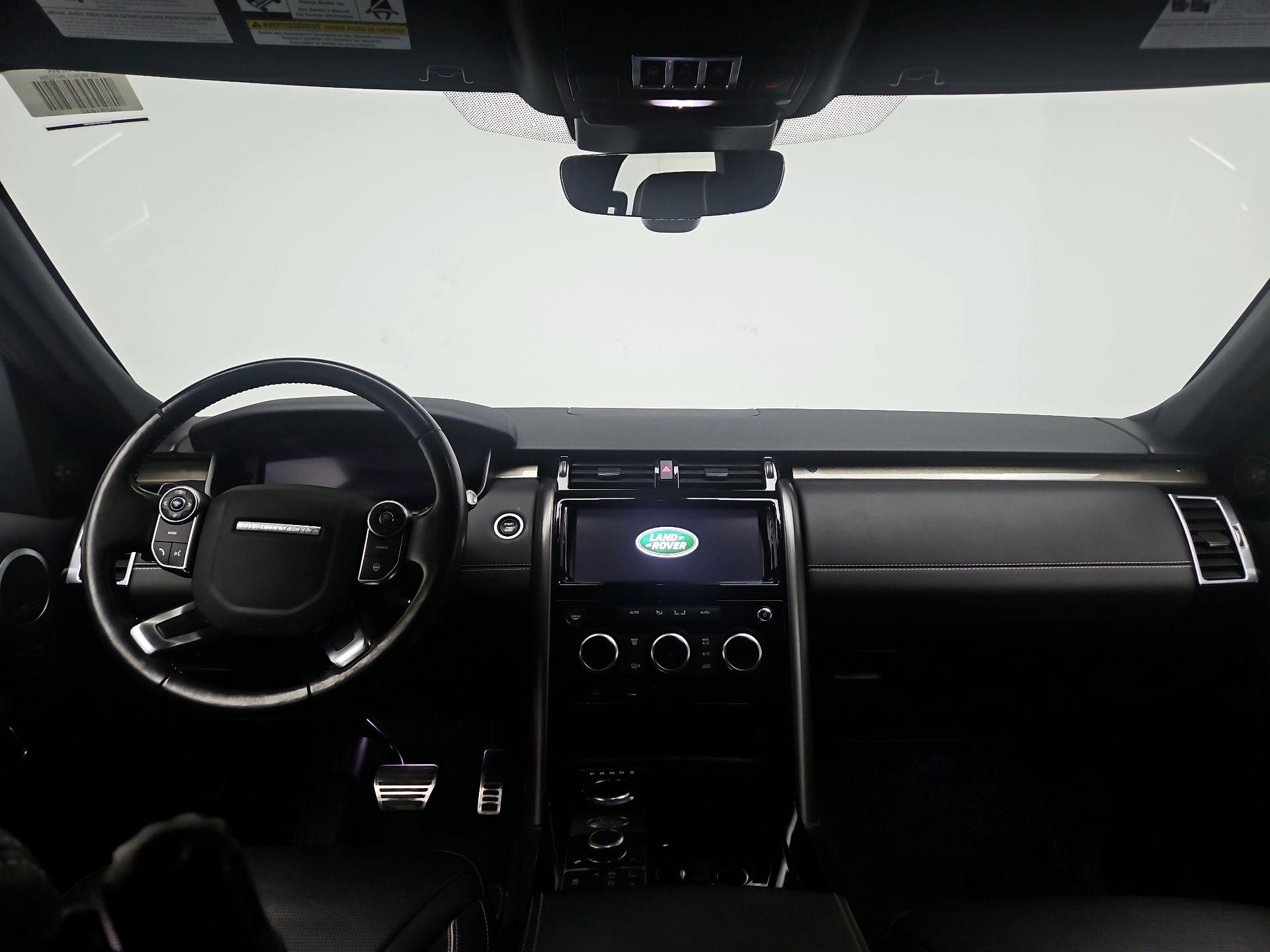 Thumbnail: 2018 Land Rover Discovery - 9