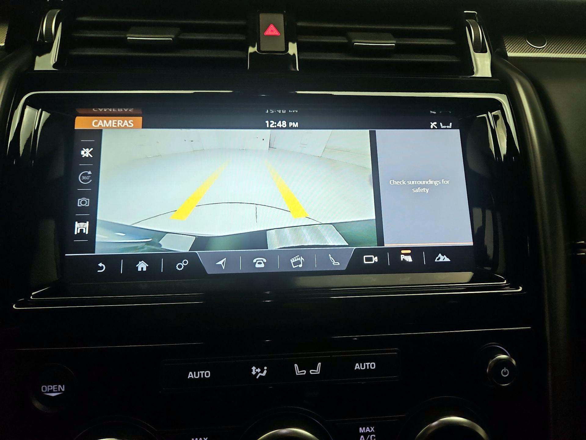 Thumbnail: 2018 Land Rover Discovery - 14