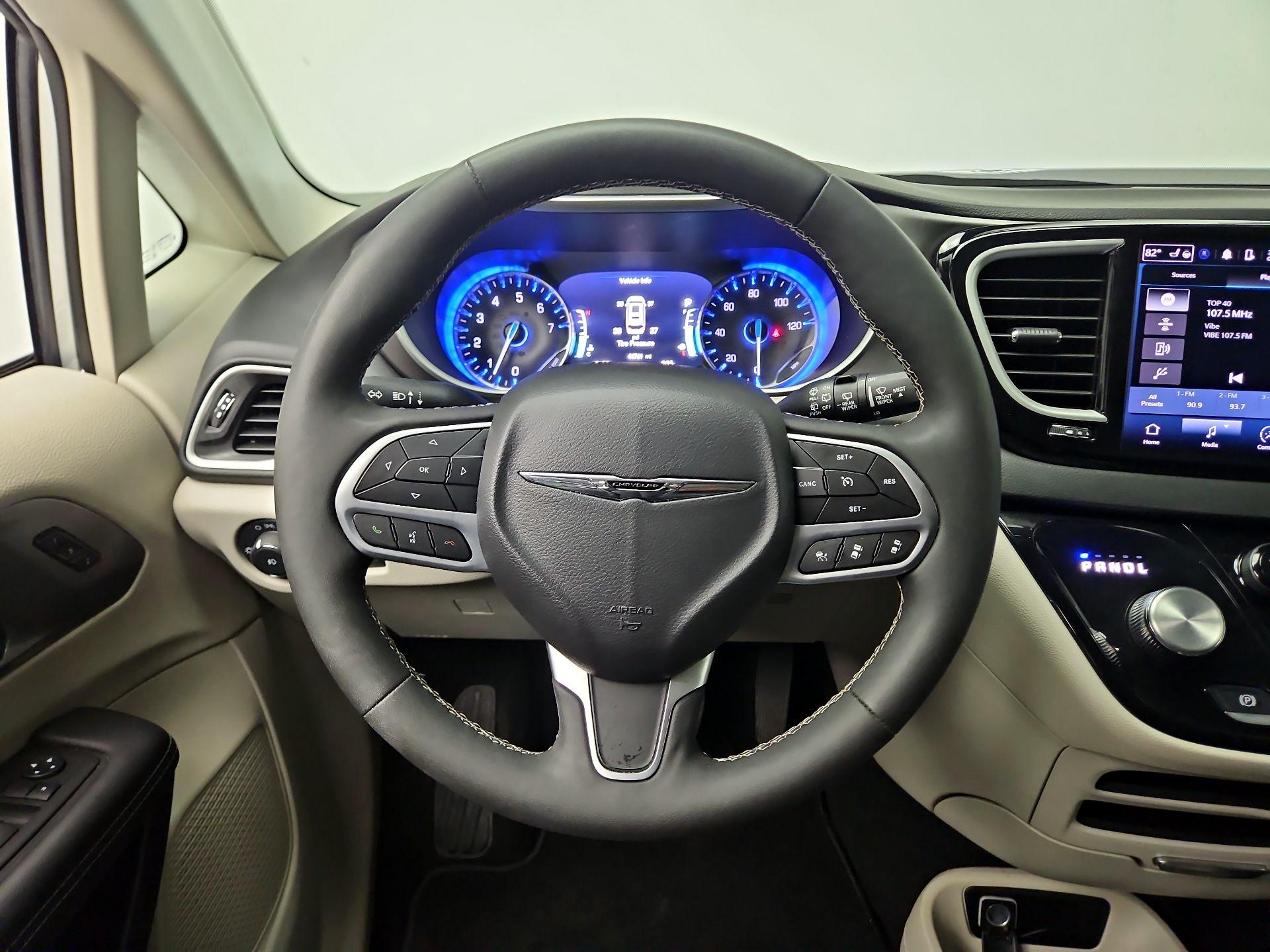 Thumbnail: 2024 Chrysler Pacifica - 10