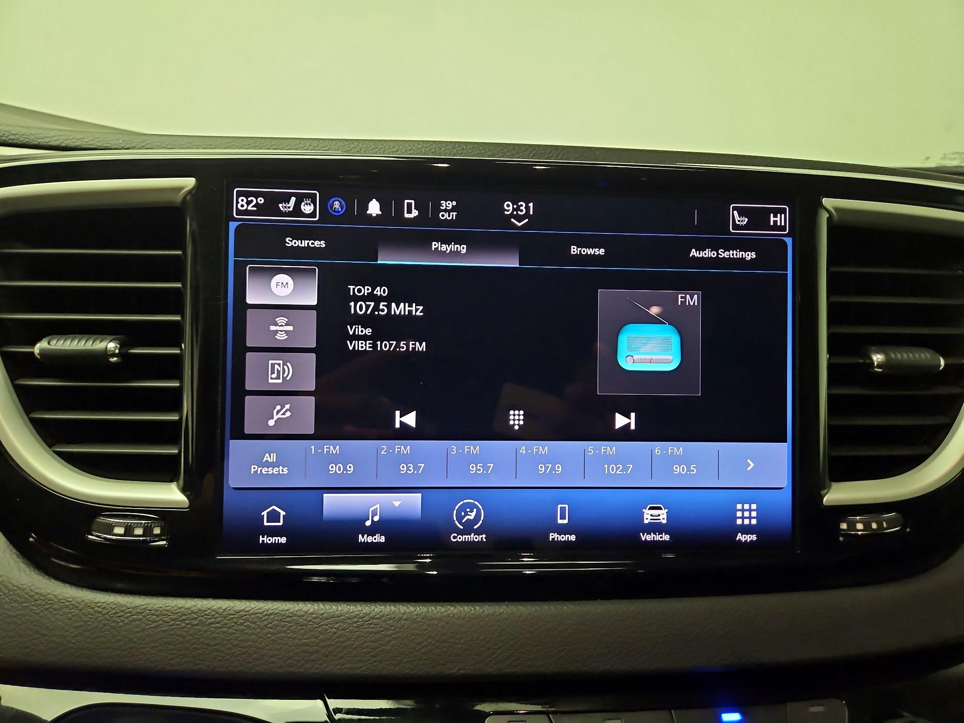 Thumbnail: 2024 Chrysler Pacifica - 15