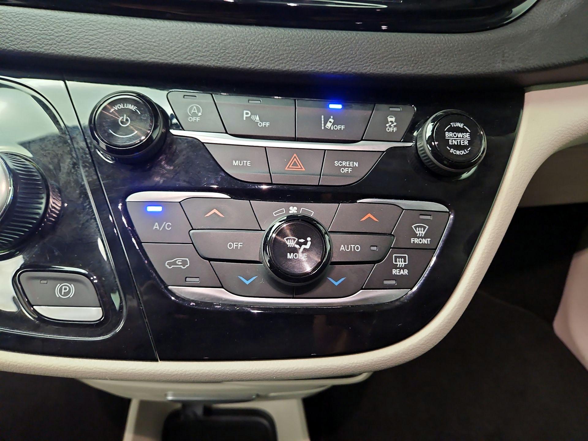 Thumbnail: 2024 Chrysler Pacifica - 16