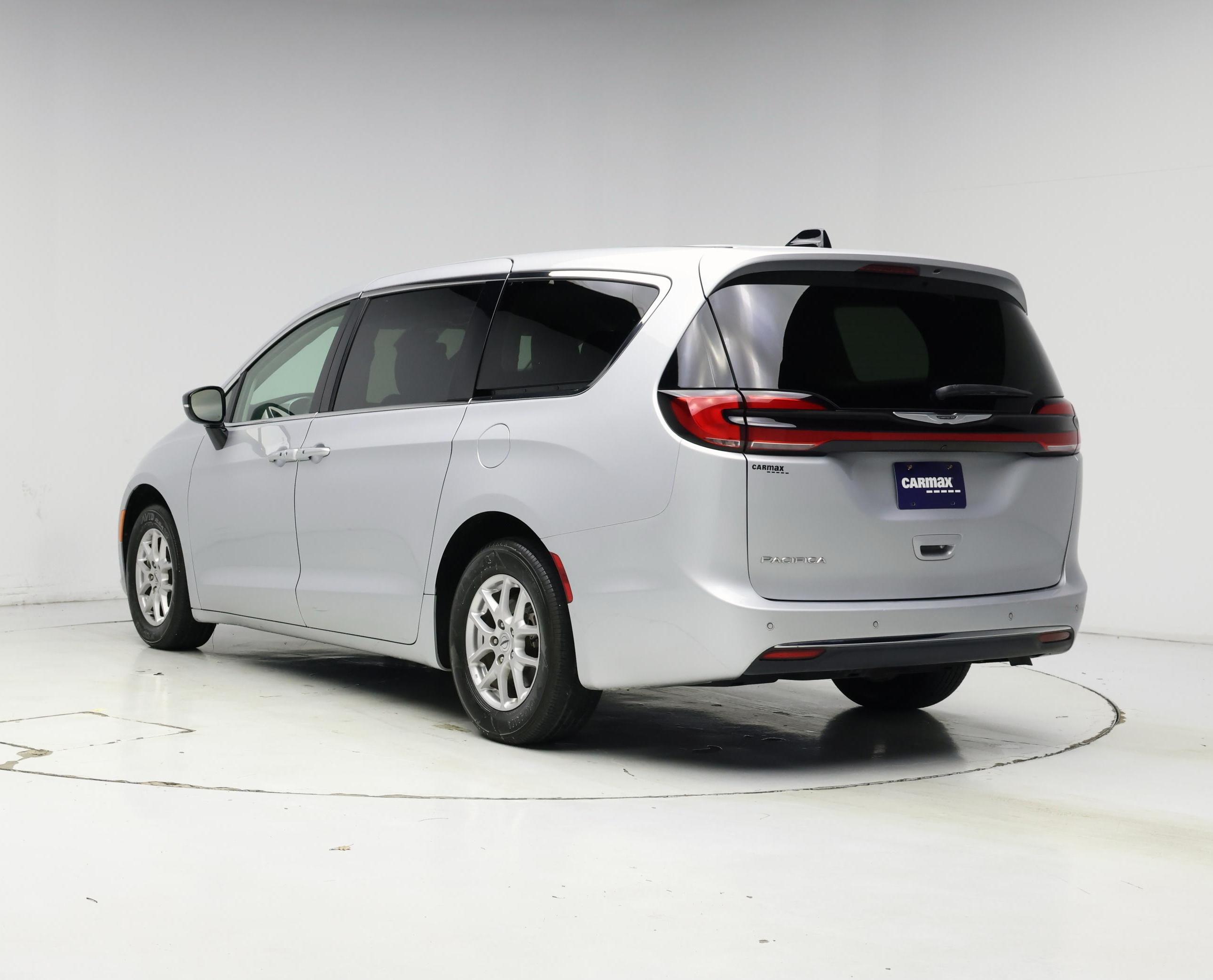 Thumbnail: 2024 Chrysler Pacifica - 2