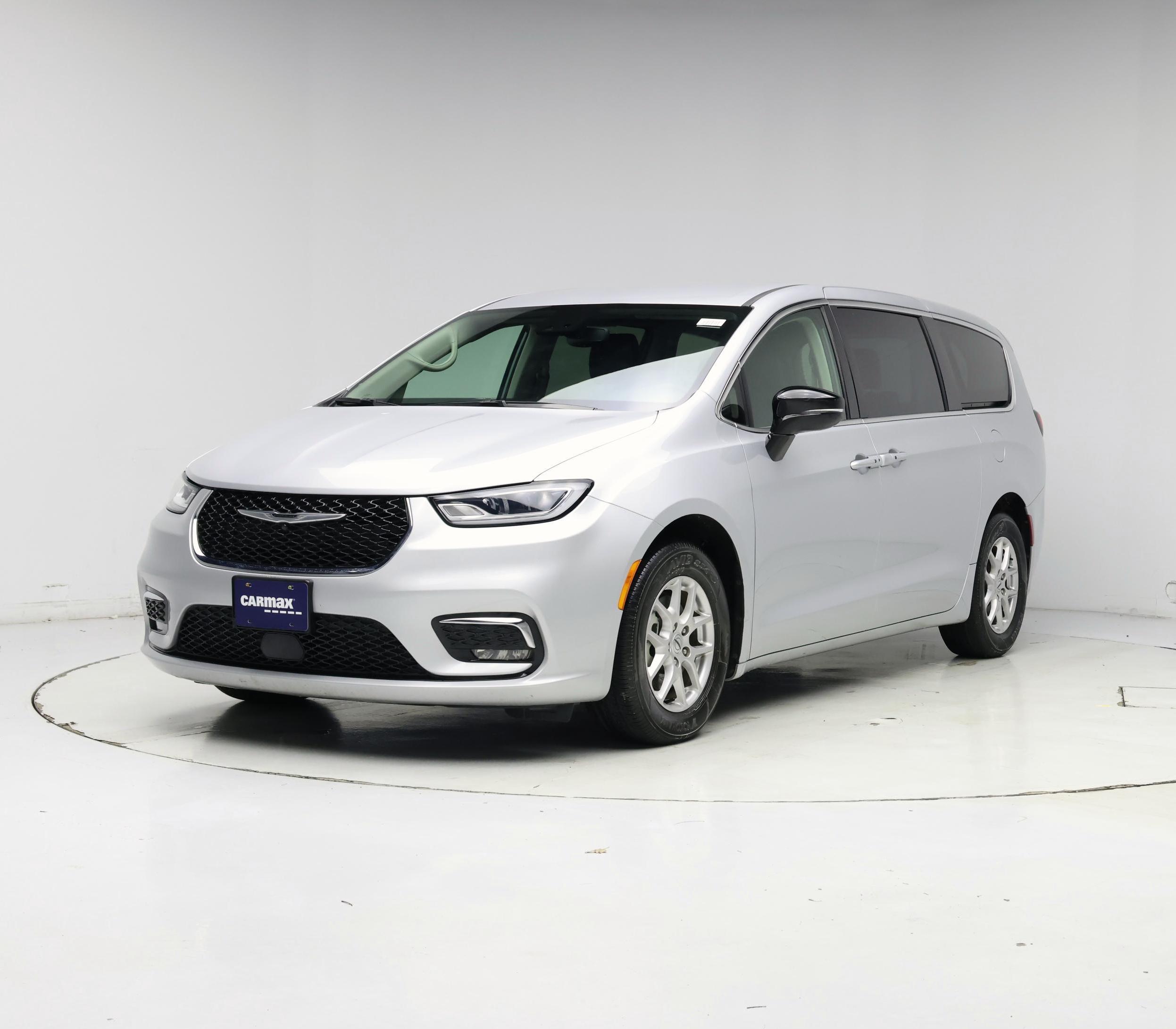 Thumbnail: 2024 Chrysler Pacifica - 4