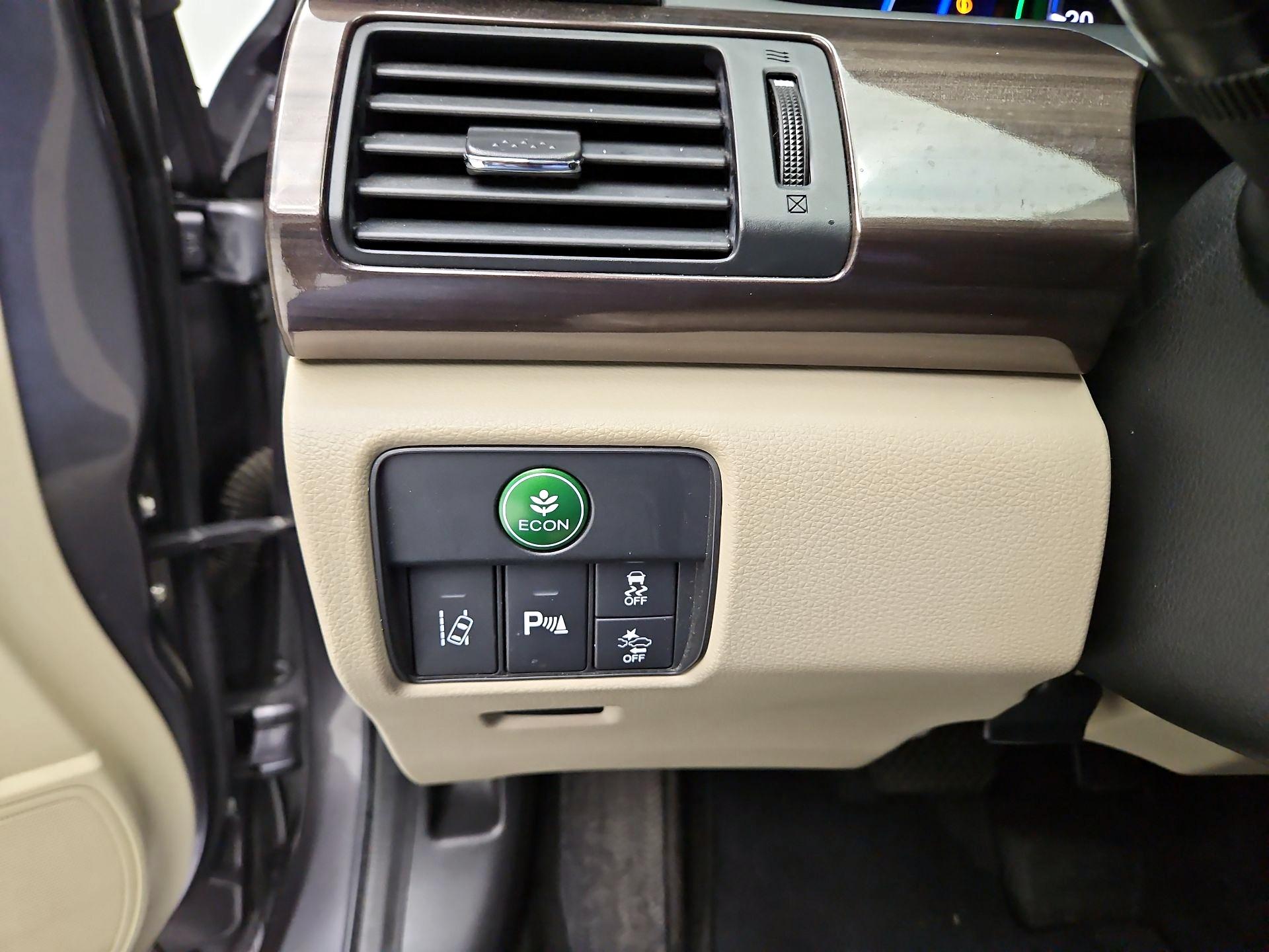 Thumbnail: 2017 Honda Accord - 13