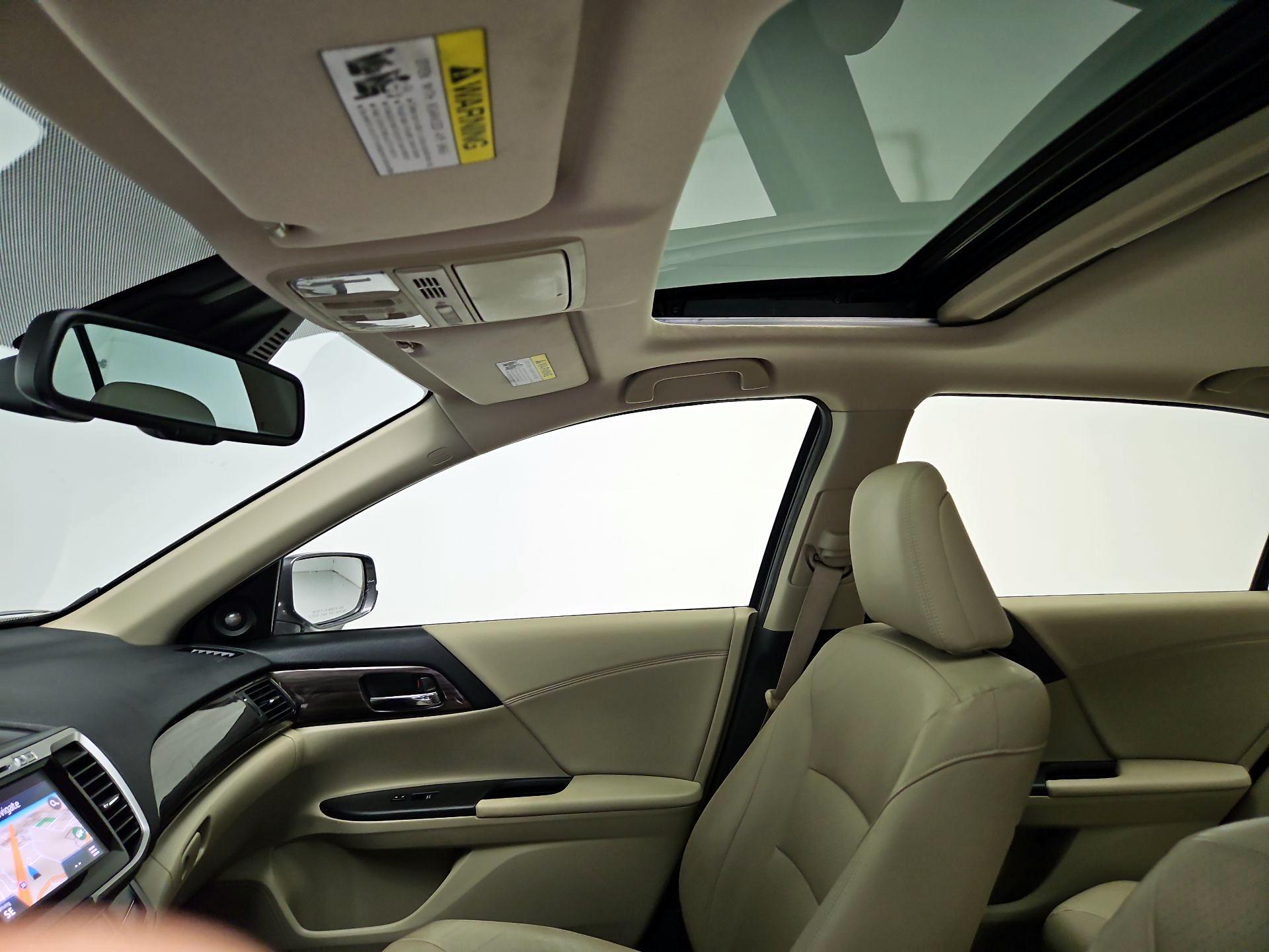 Thumbnail: 2017 Honda Accord - 20