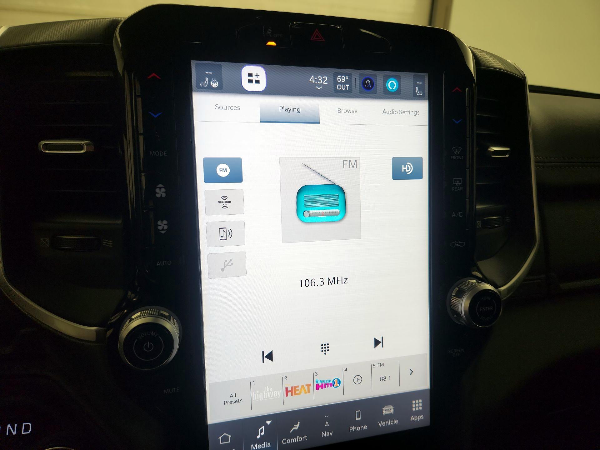 Thumbnail: 2025 RAM 1500 - 16