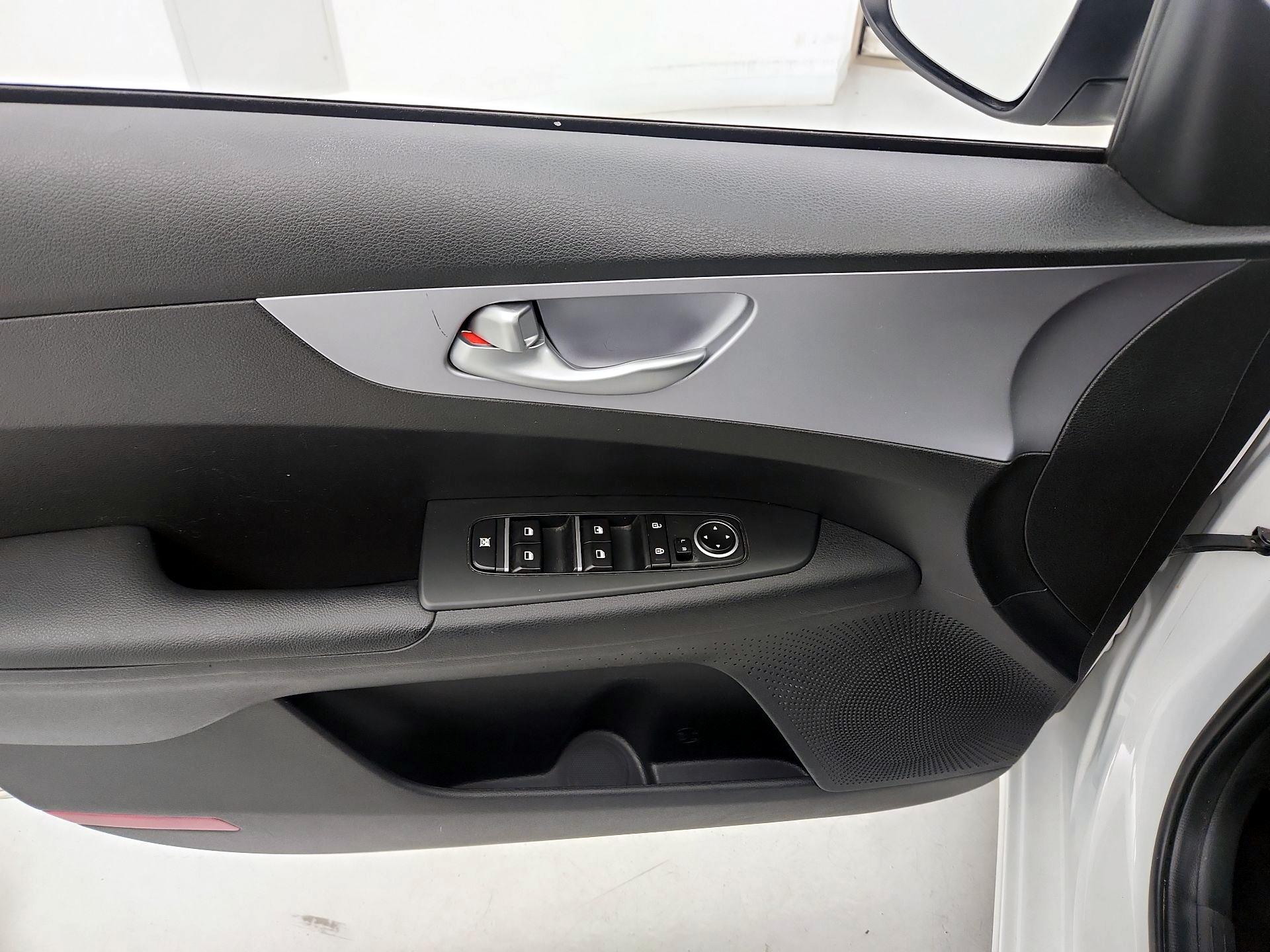 Thumbnail: 2024 Kia Forte - 12