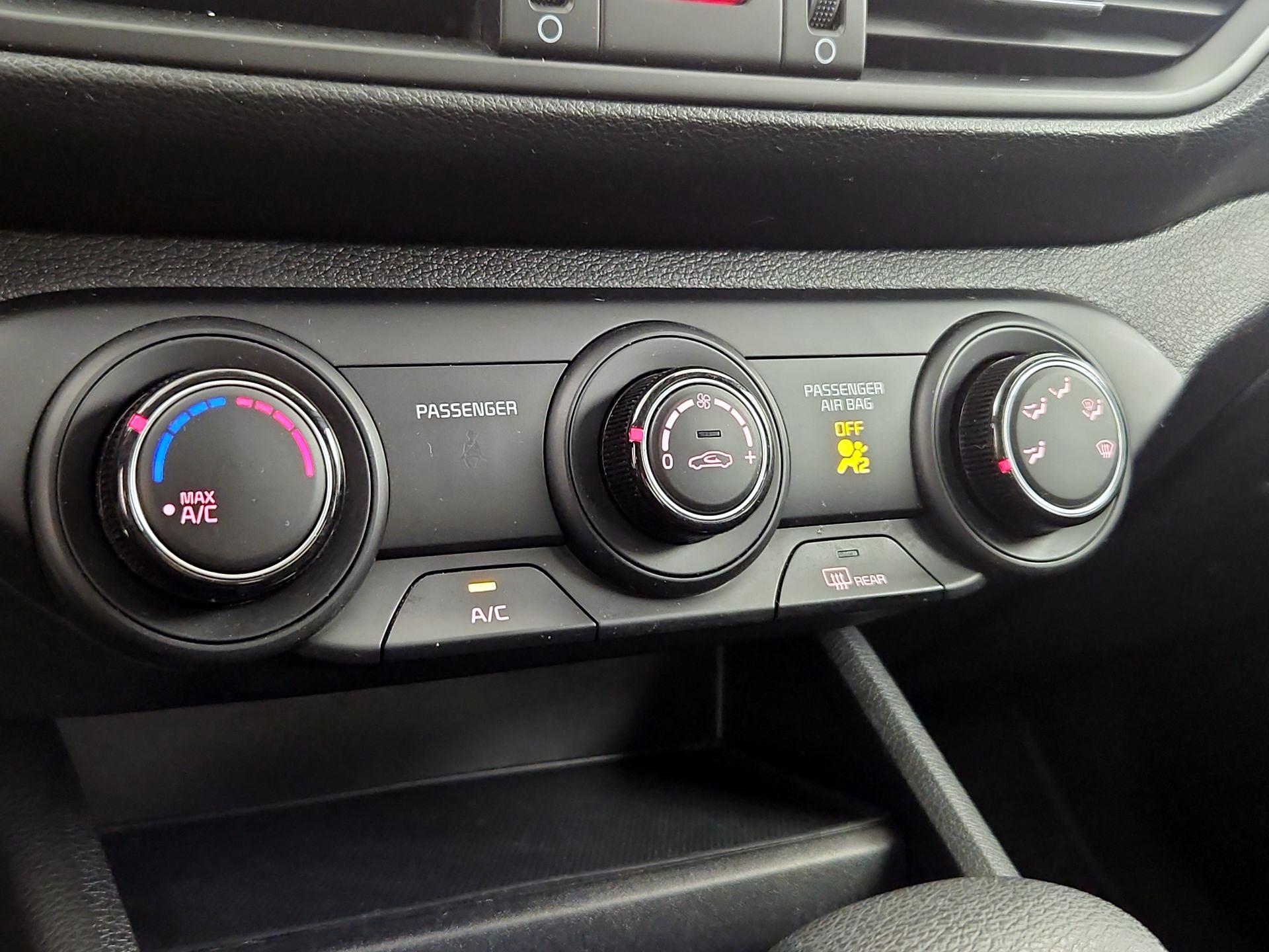 Thumbnail: 2024 Kia Forte - 16