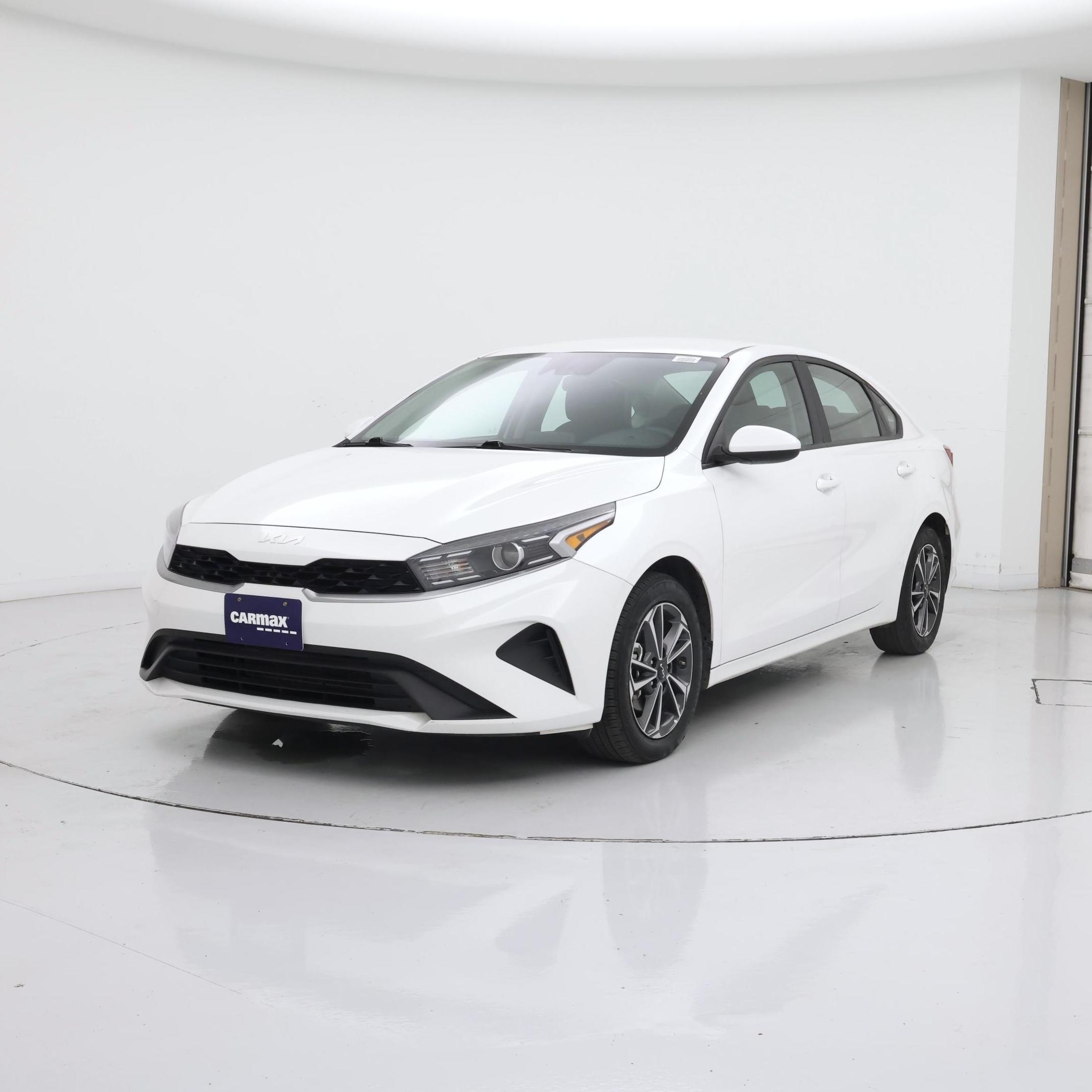 Thumbnail: 2024 Kia Forte - 4