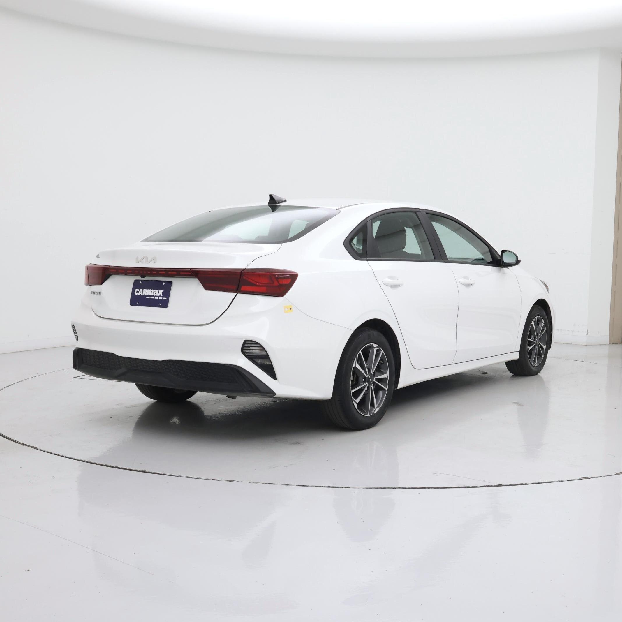 Thumbnail: 2024 Kia Forte - 8