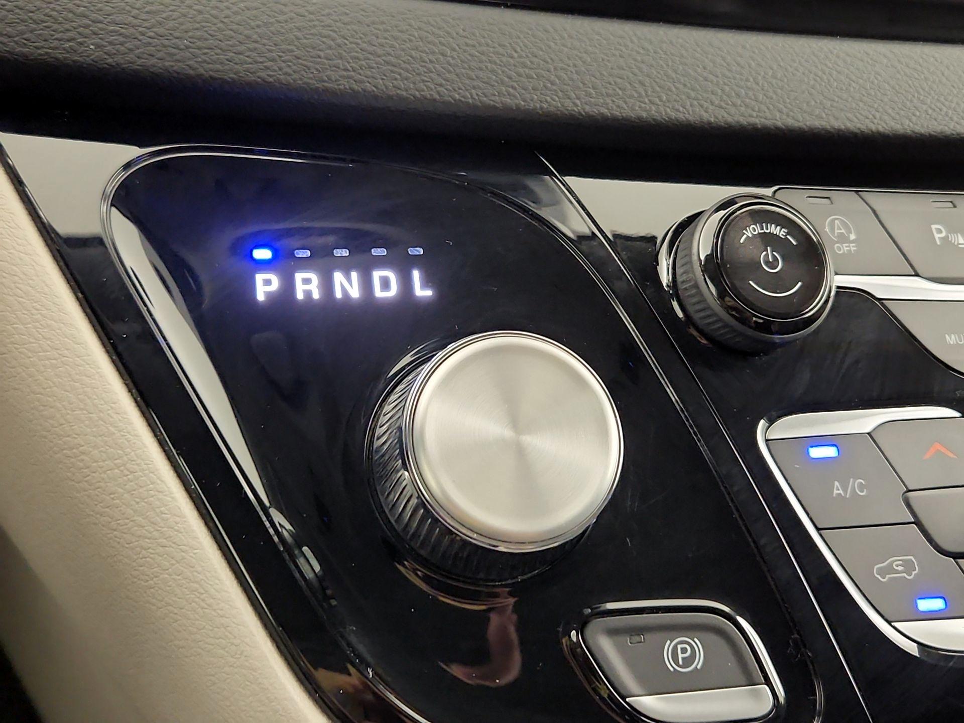 Thumbnail: 2024 Chrysler Pacifica - 17