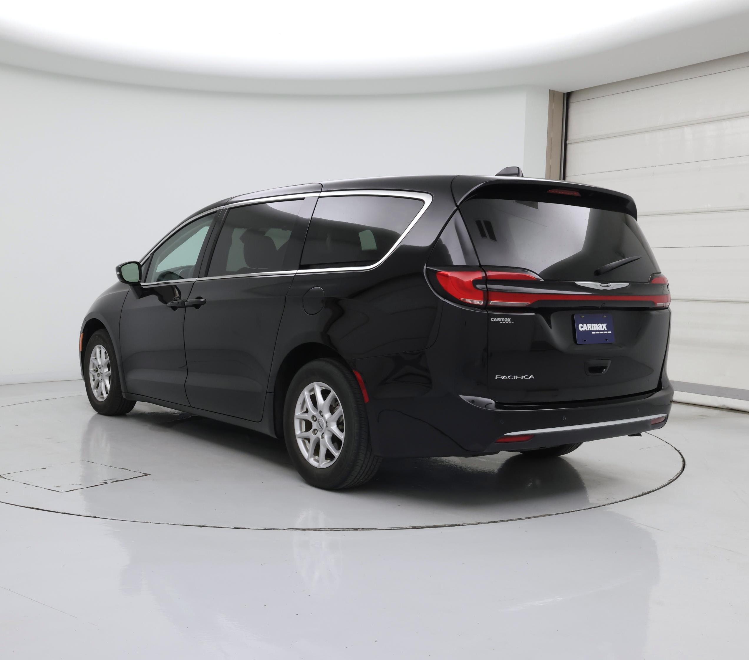 Thumbnail: 2024 Chrysler Pacifica - 2