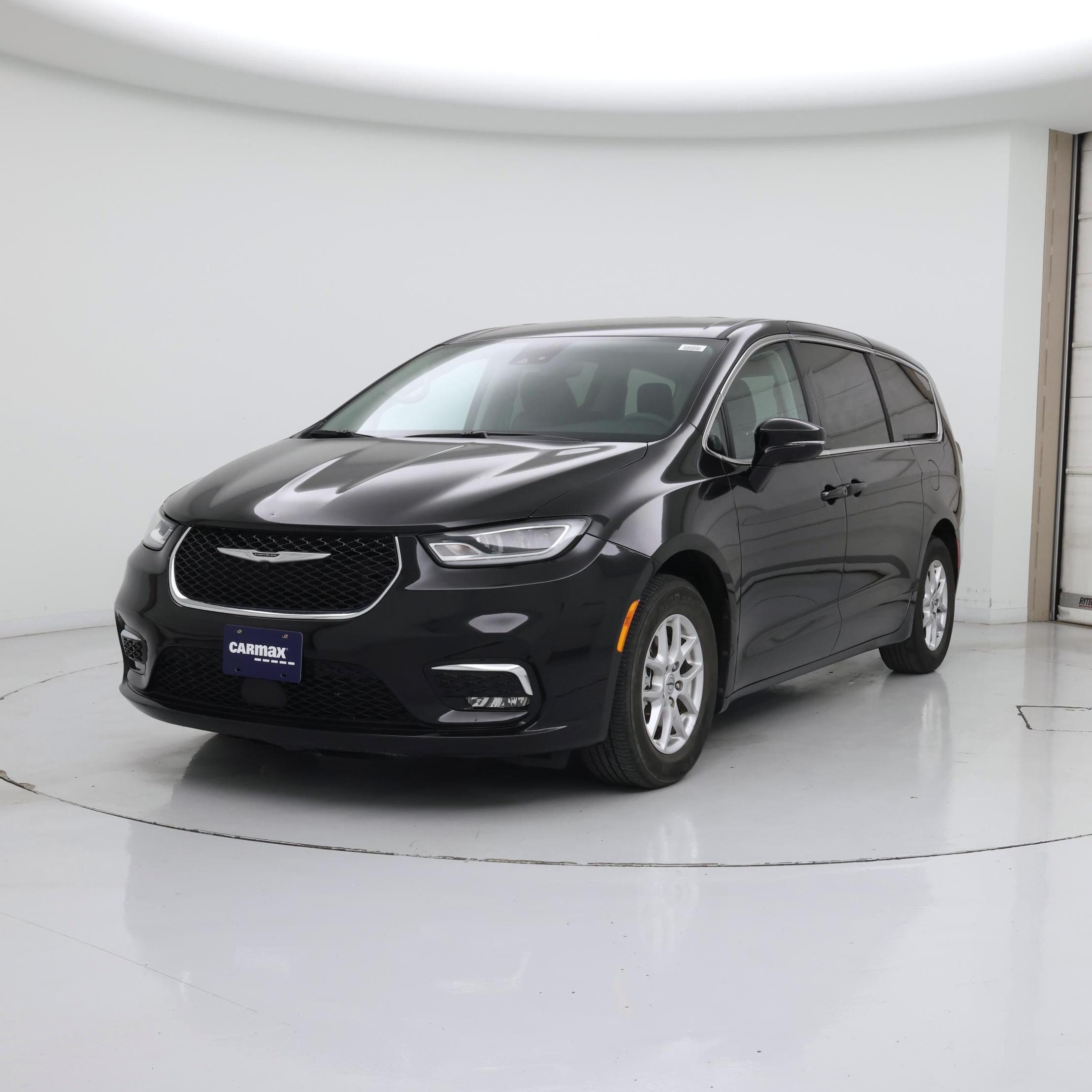 Thumbnail: 2024 Chrysler Pacifica - 4