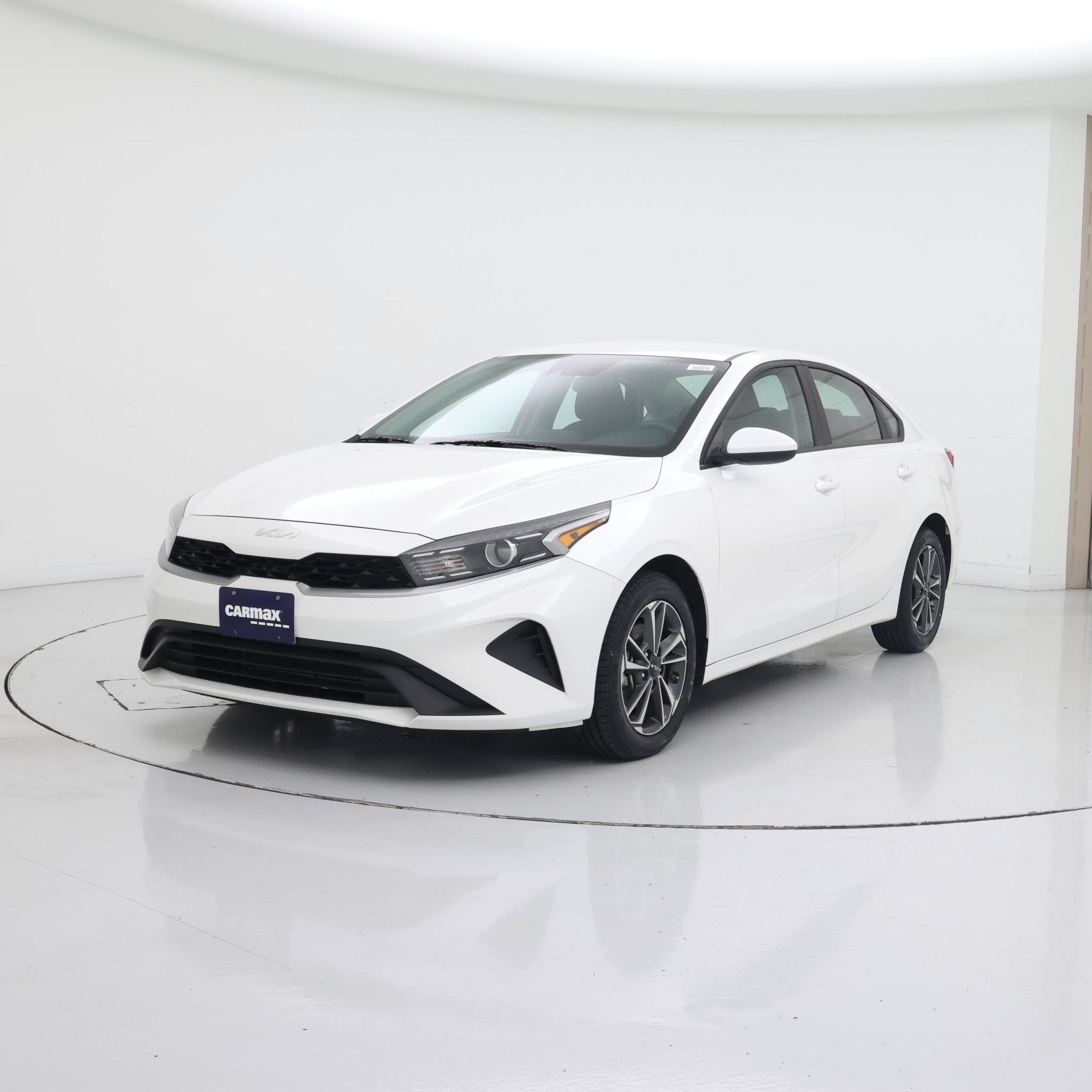 Thumbnail: 2024 Kia Forte - 4