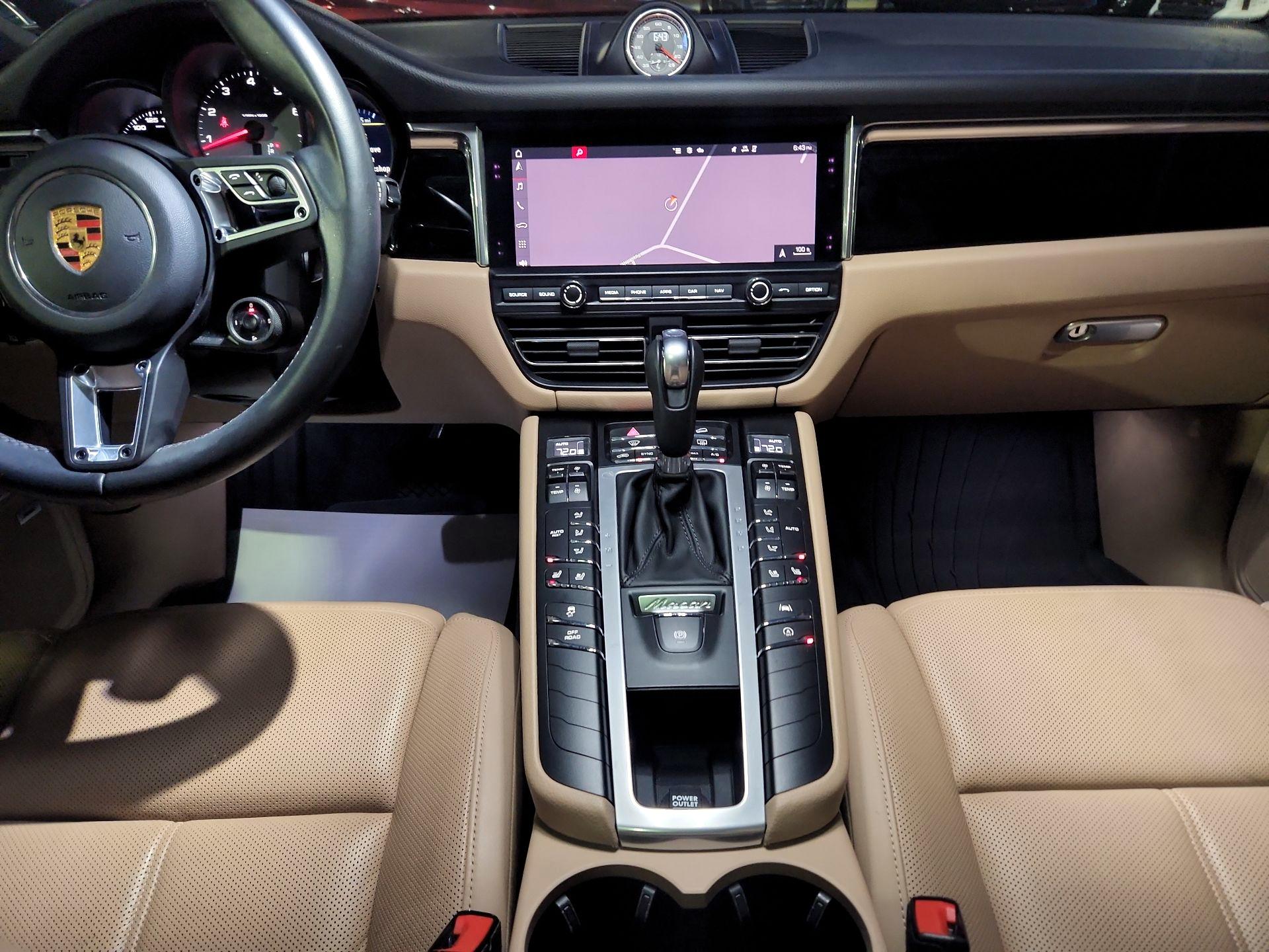 Thumbnail: 2021 Porsche Macan - 9