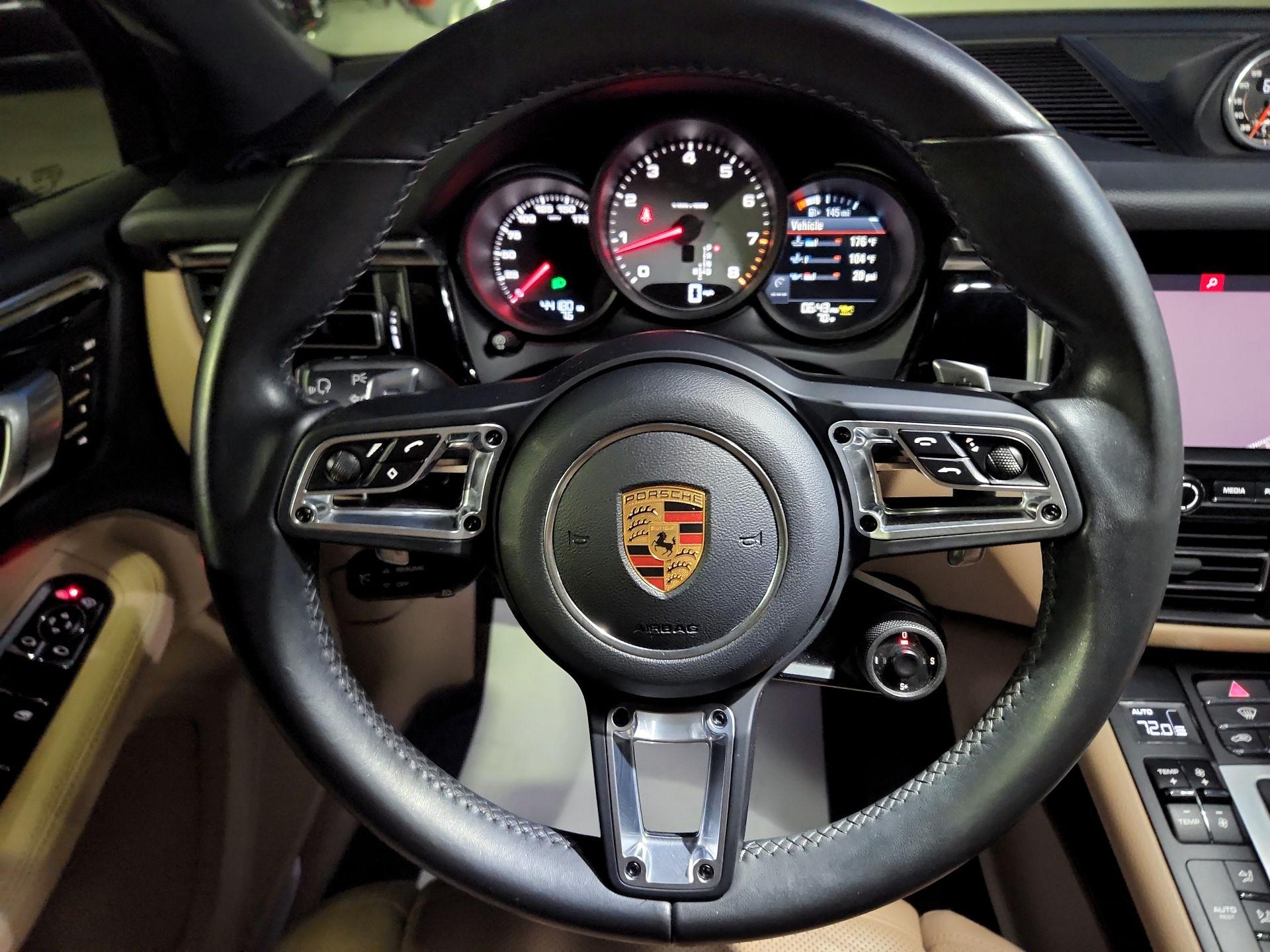 Thumbnail: 2021 Porsche Macan - 10