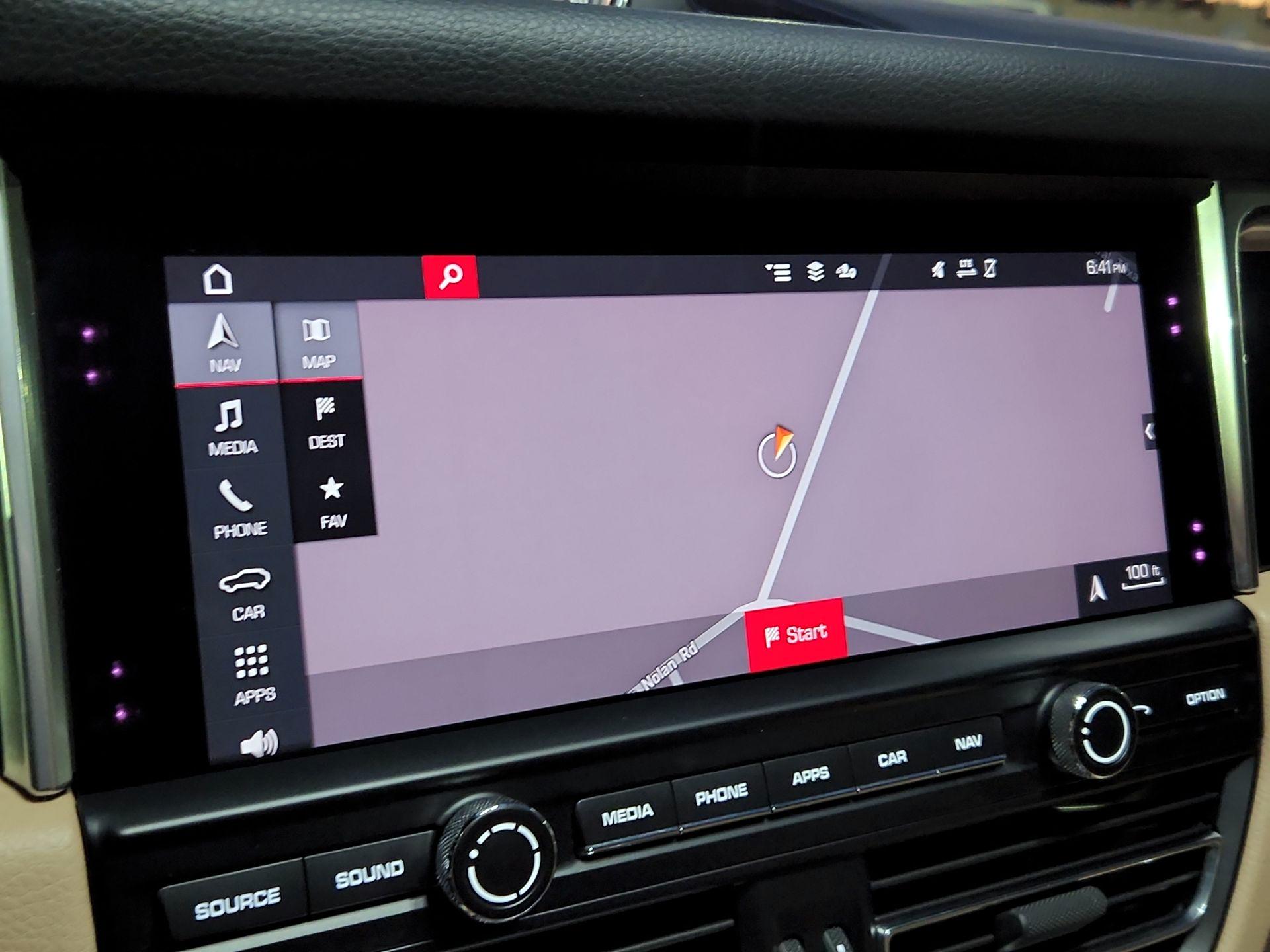 Thumbnail: 2021 Porsche Macan - 14