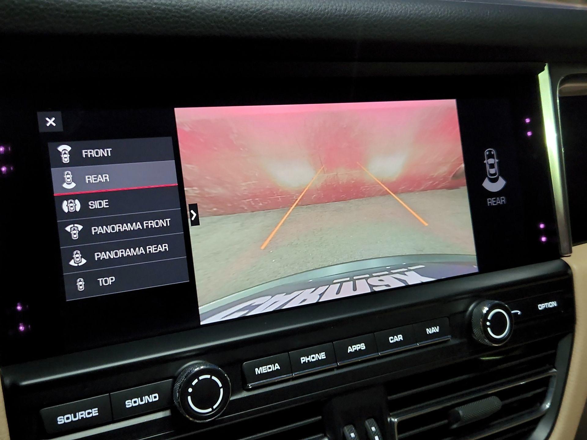 Thumbnail: 2021 Porsche Macan - 15