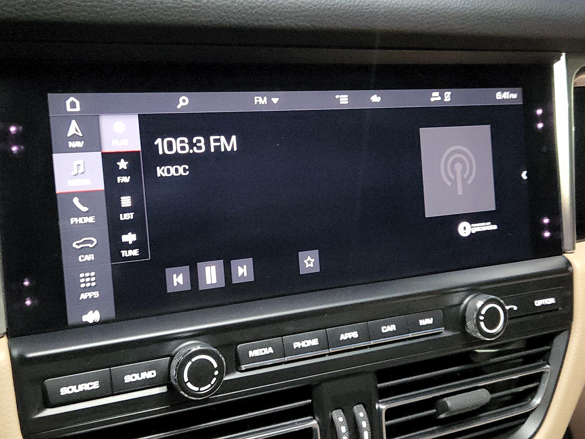 Thumbnail: 2021 Porsche Macan - 16