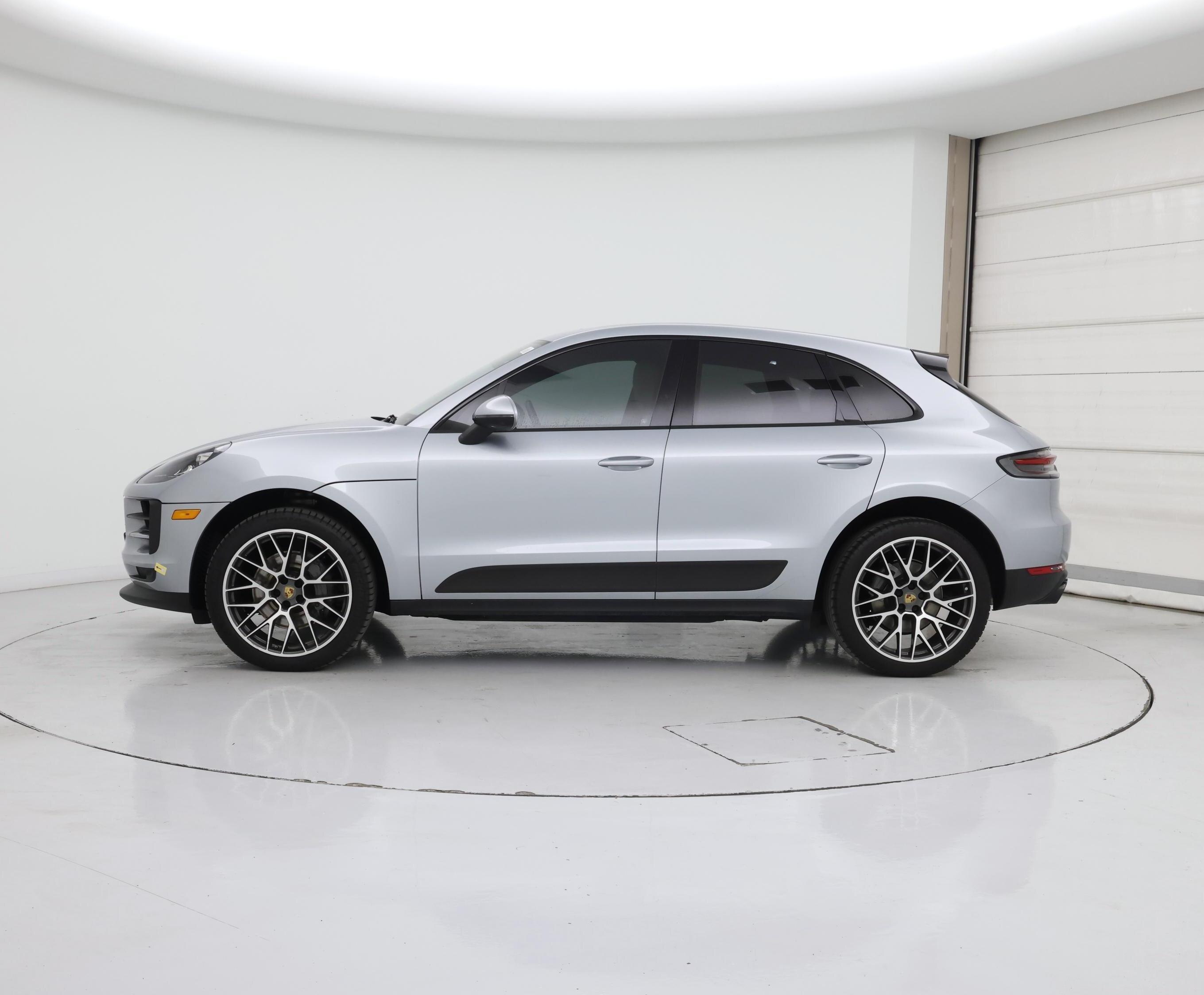 Thumbnail: 2021 Porsche Macan - 3