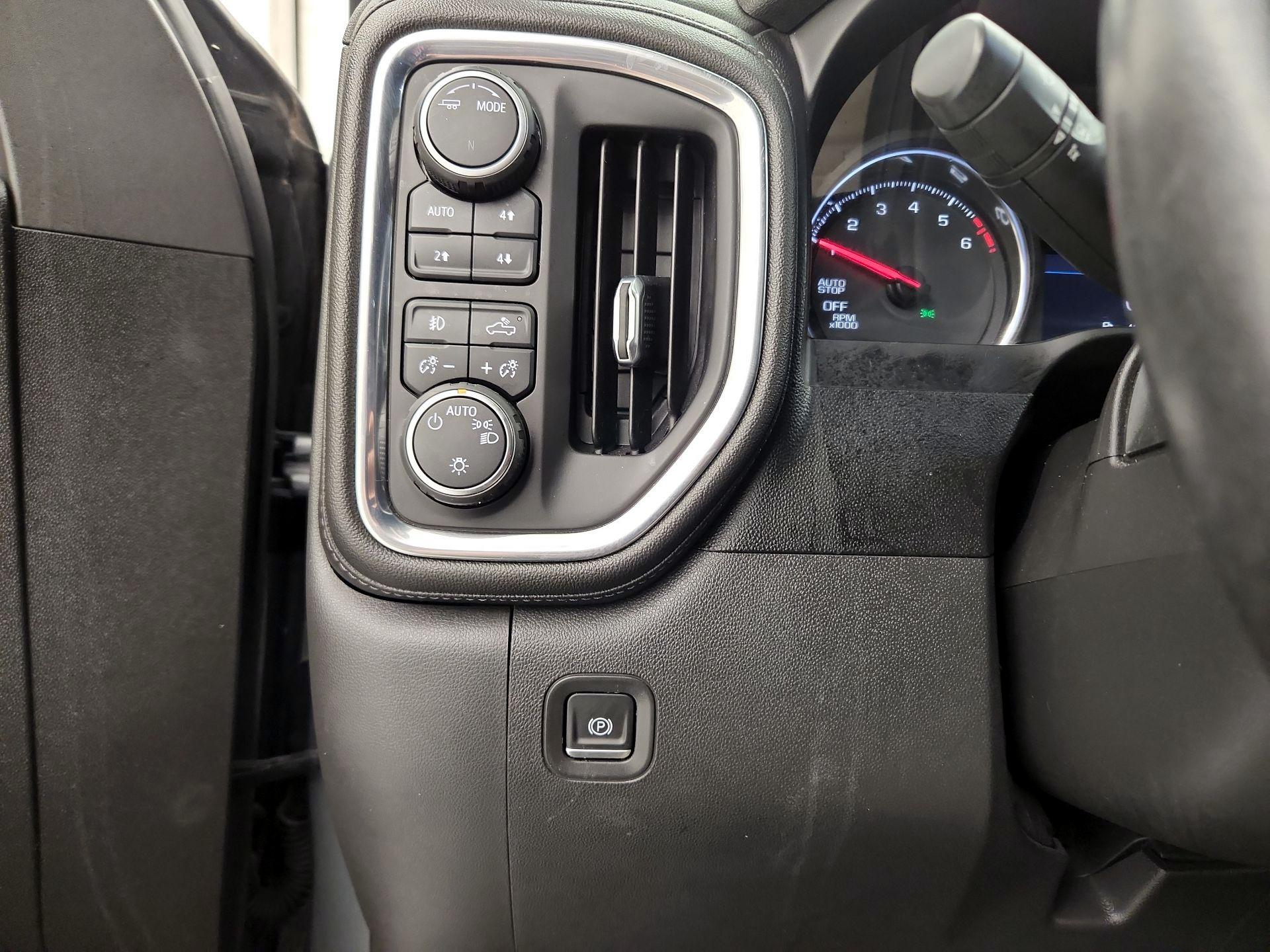 Thumbnail: 2021 Chevrolet Silverado 1500 - 13