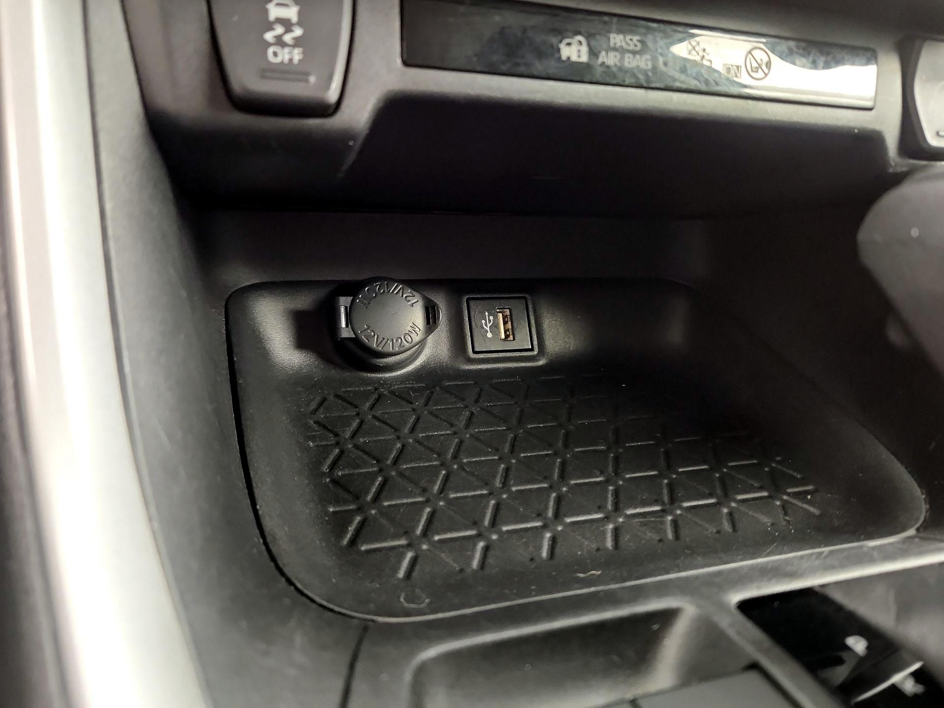 Thumbnail: 2024 Toyota RAV4 - 19