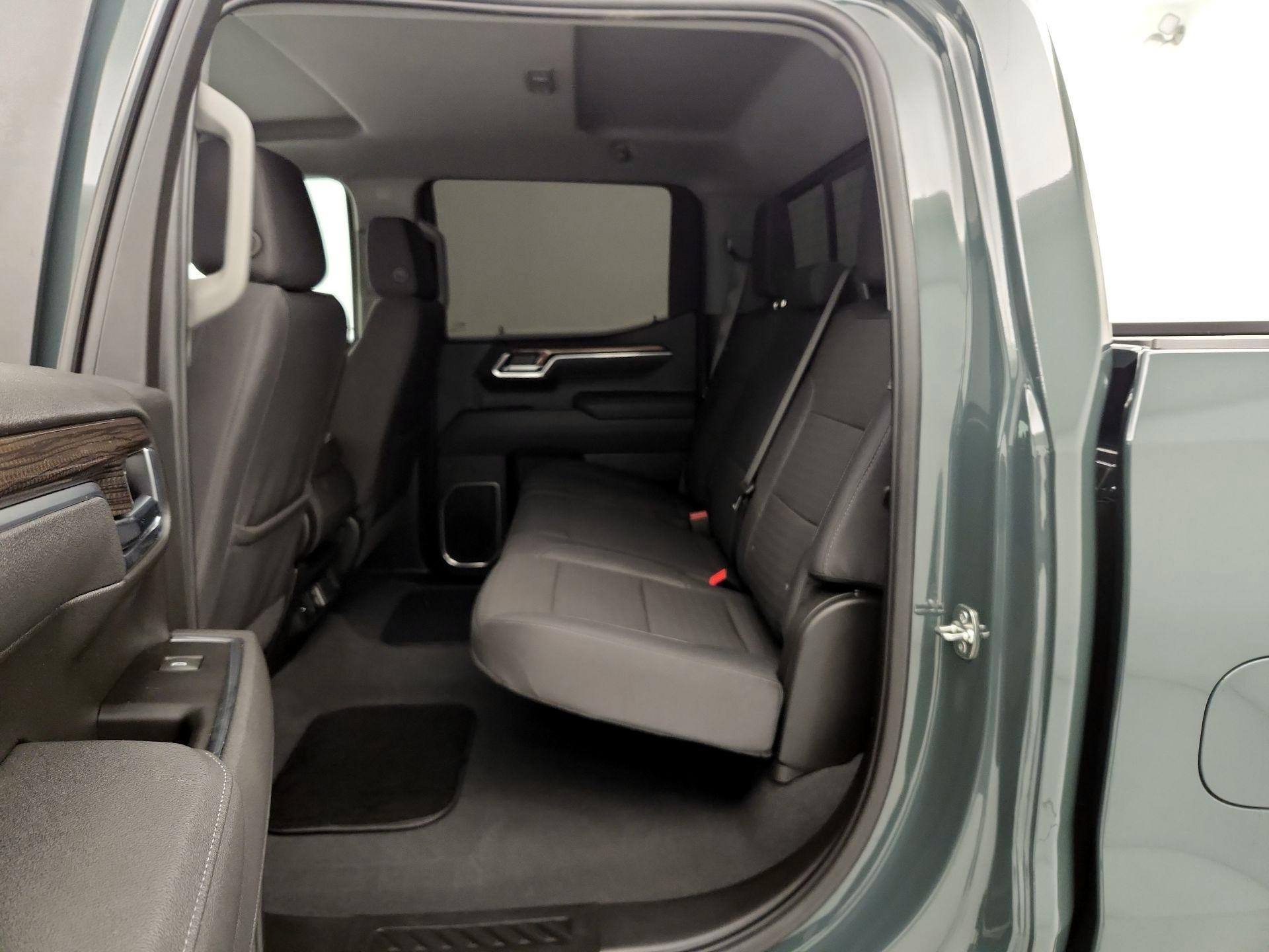 Thumbnail: 2025 Chevrolet Silverado 1500 - 19