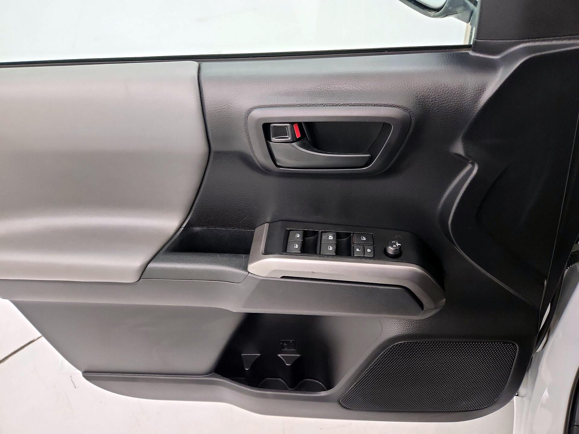 Thumbnail: 2021 Toyota Tacoma - 12