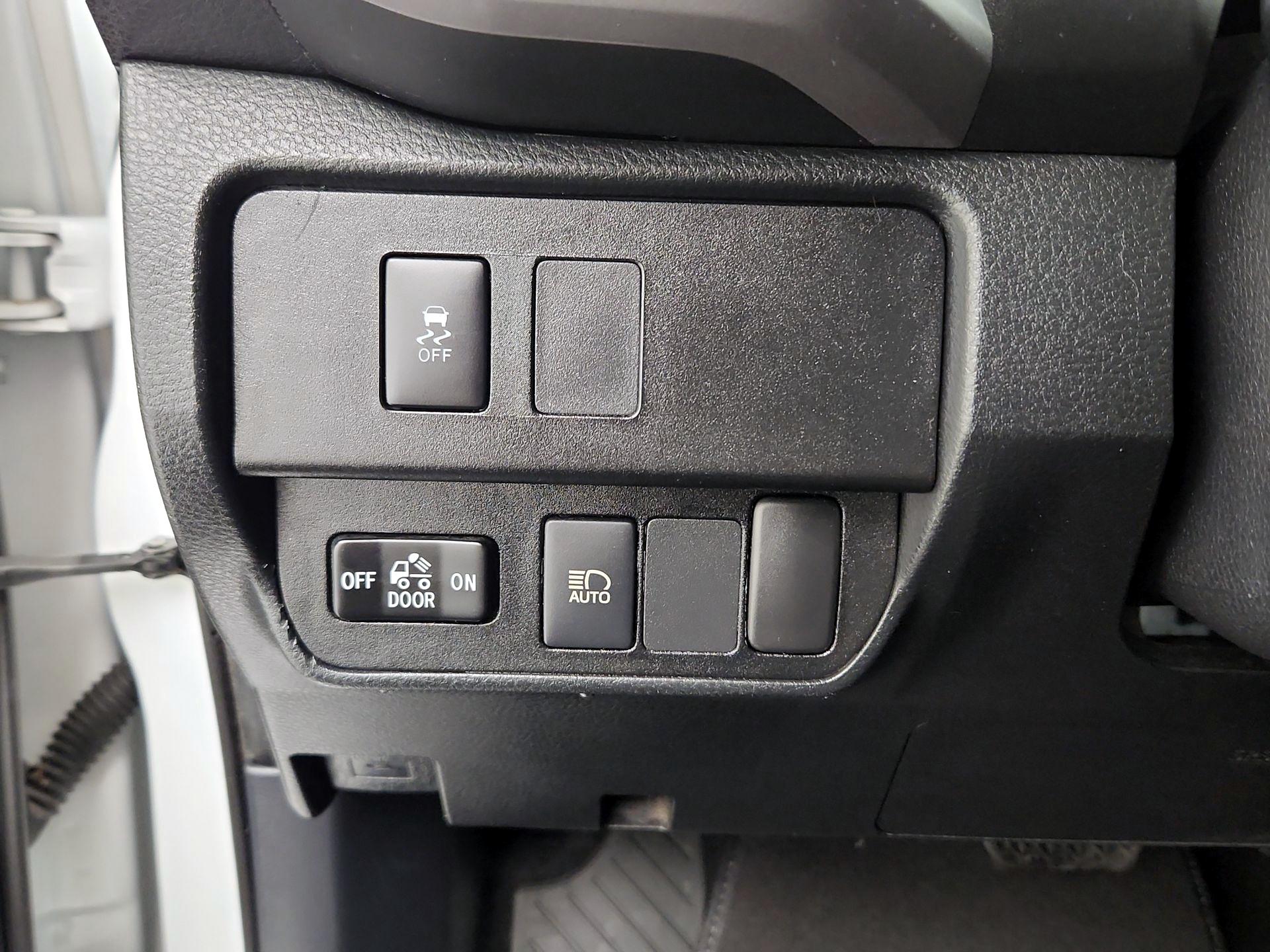 Thumbnail: 2021 Toyota Tacoma - 13