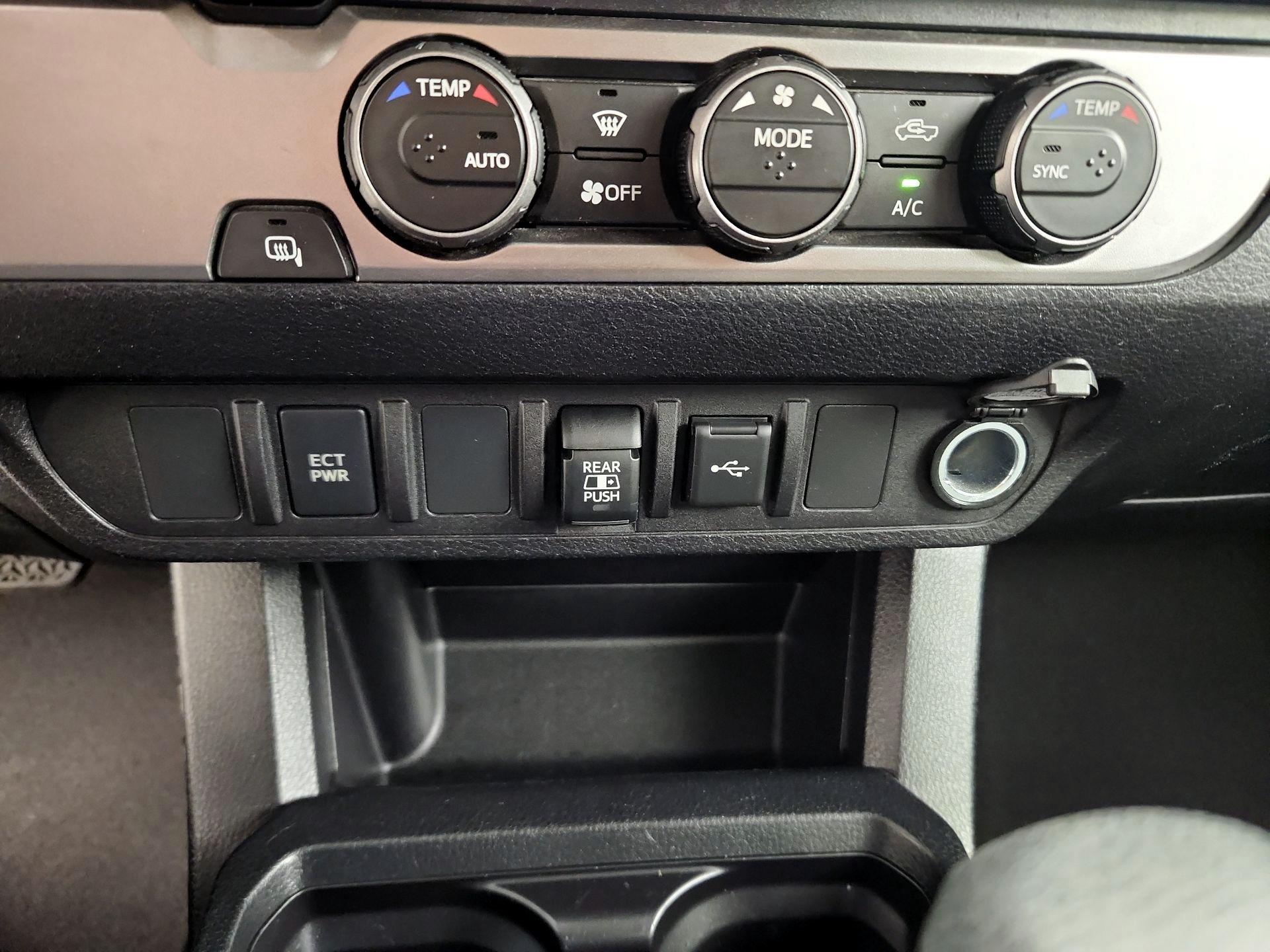 Thumbnail: 2021 Toyota Tacoma - 18