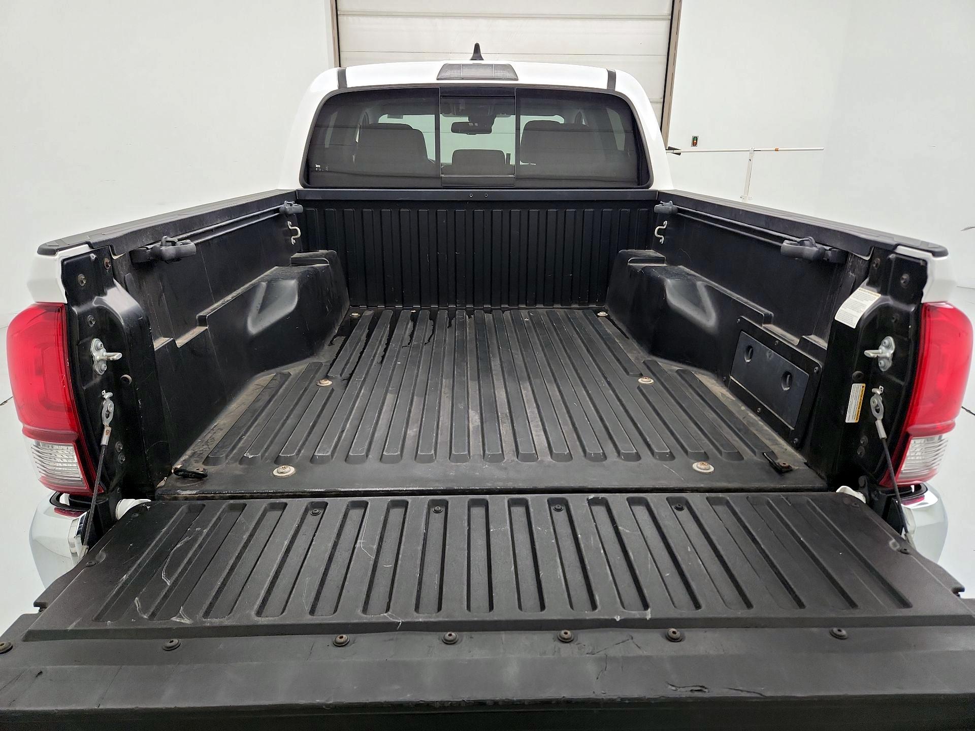 Thumbnail: 2021 Toyota Tacoma - 20