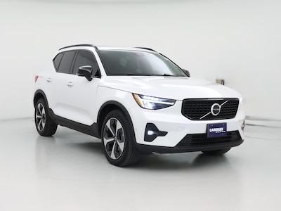 2023 Volvo XC40 B4 Ultimate Dark Theme