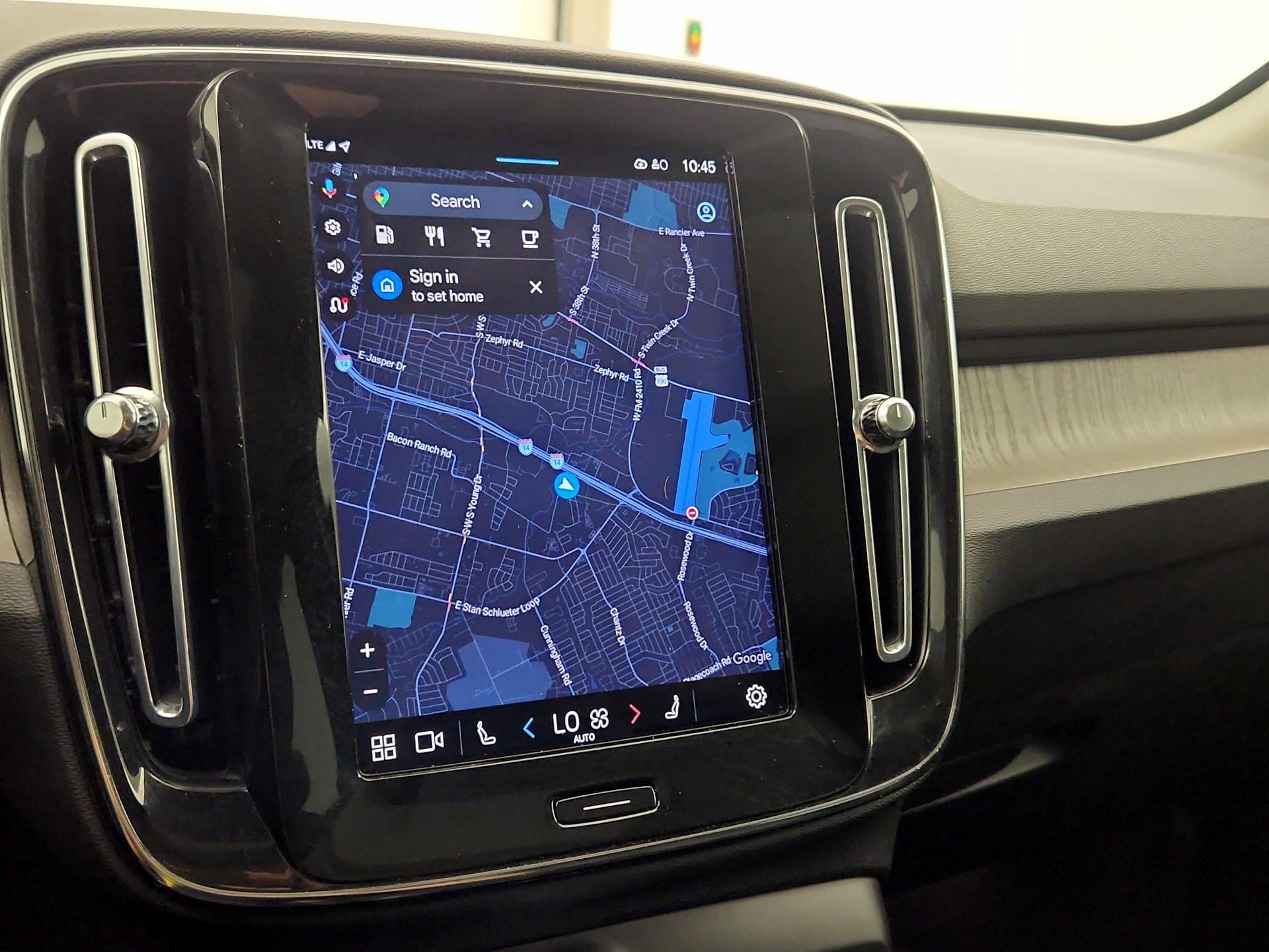 Thumbnail: 2023 Volvo XC40 - 14