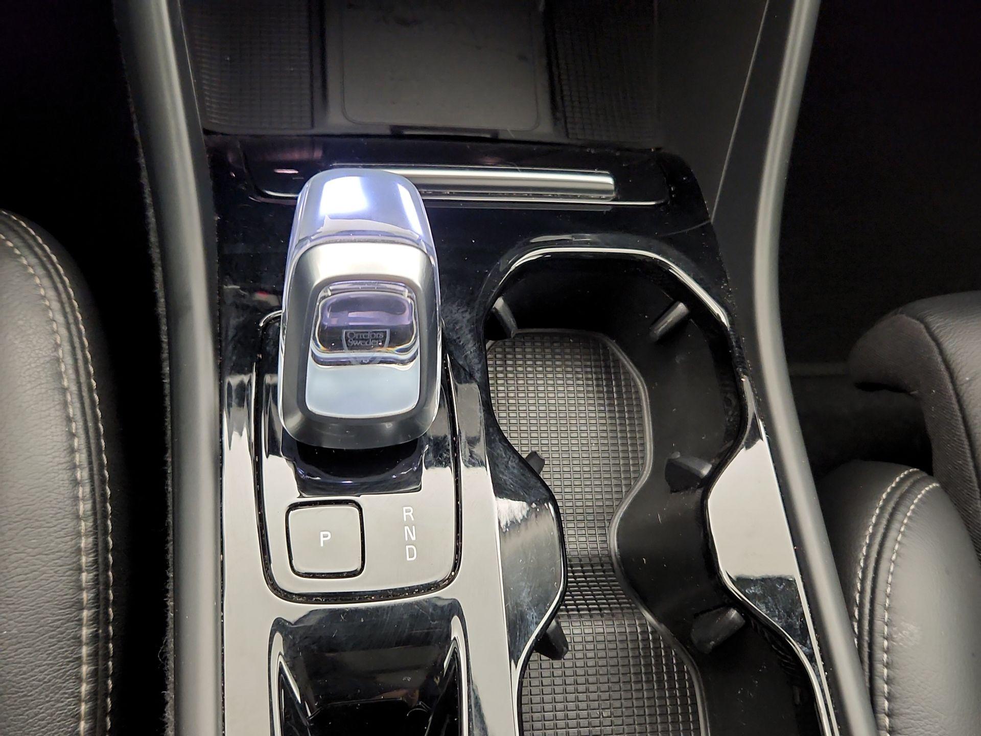 Thumbnail: 2023 Volvo XC40 - 18