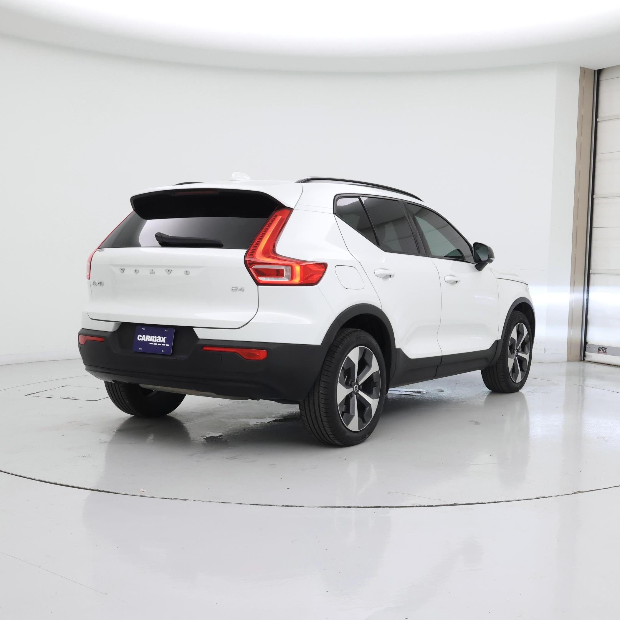 Thumbnail: 2023 Volvo XC40 - 8