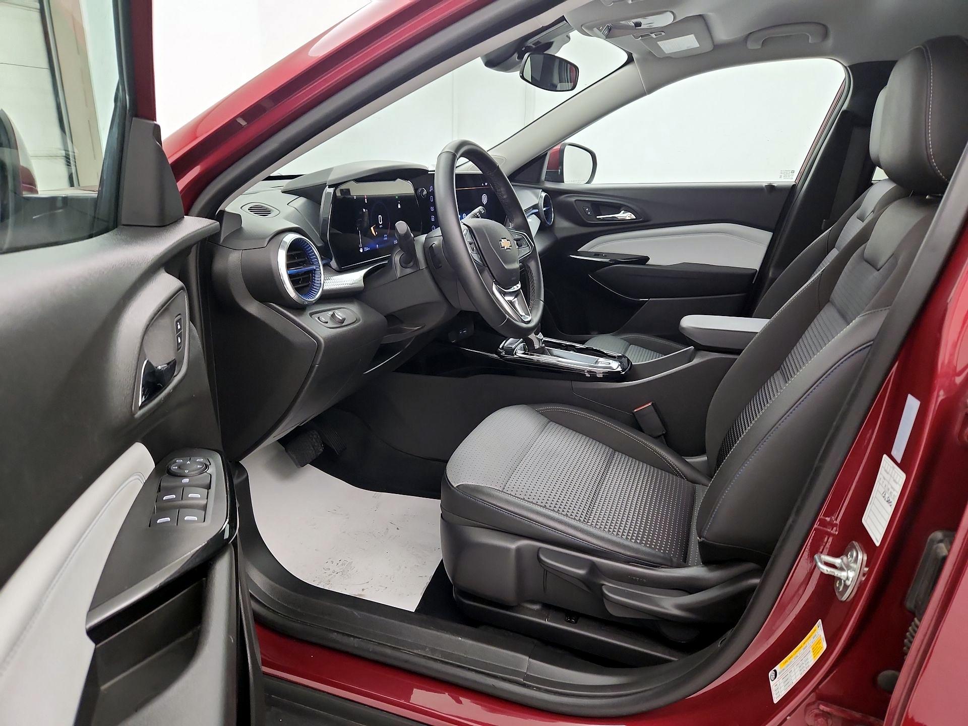 Thumbnail: 2025 Chevrolet Trax - 11