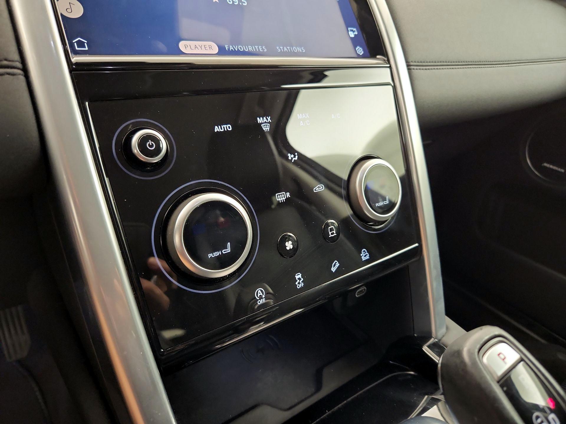 Thumbnail: 2021 Land Rover Discovery Sport - 17