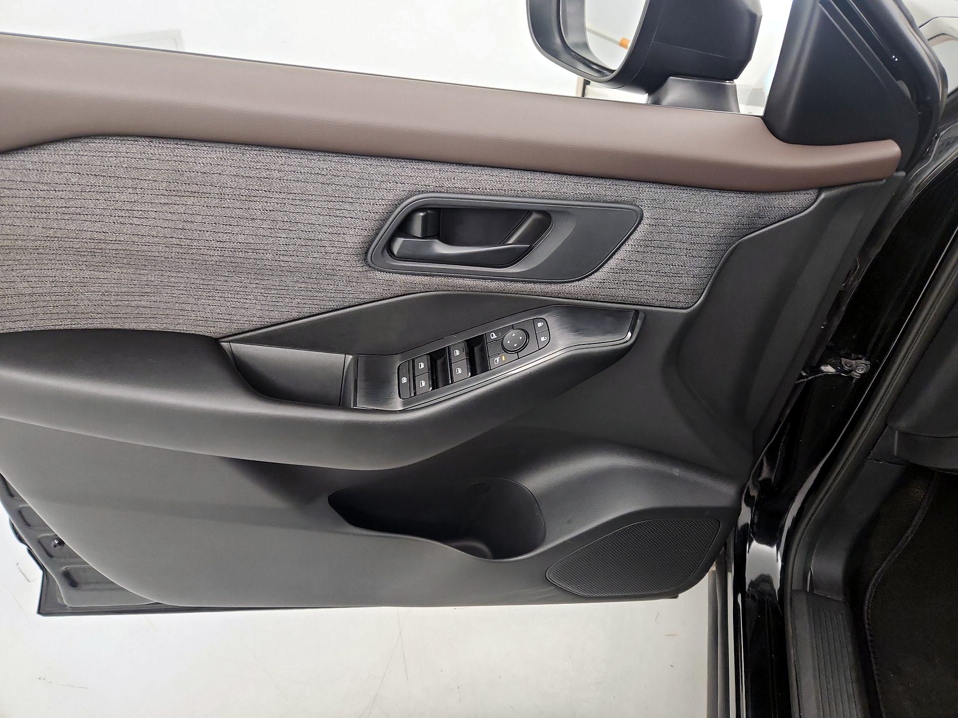 Thumbnail: 2023 Nissan Rogue - 12