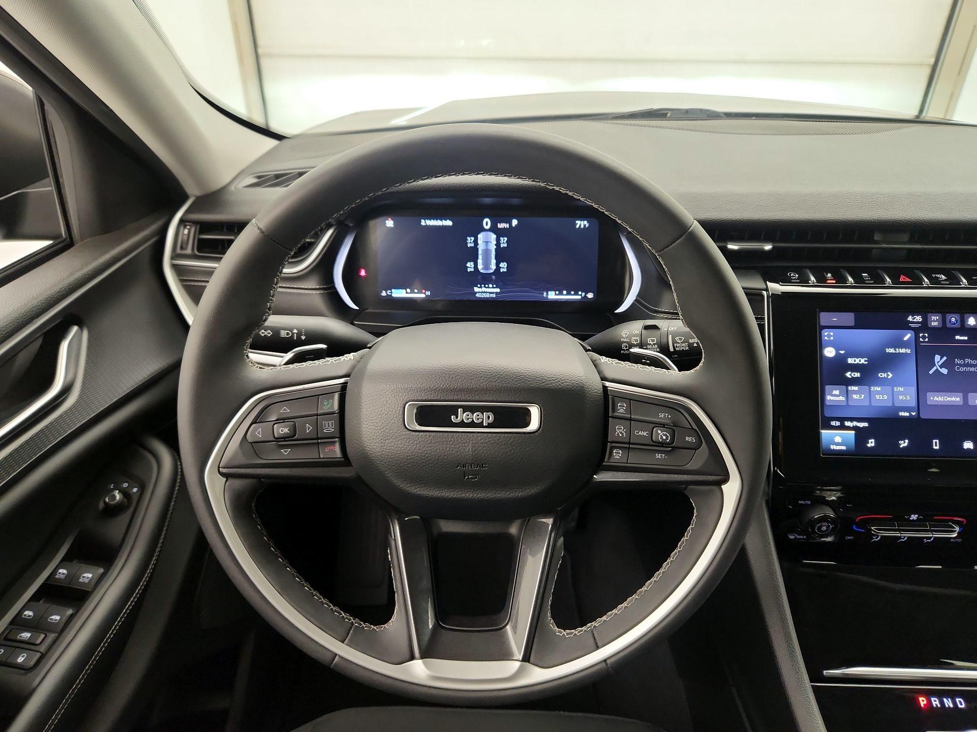 Thumbnail: 2023 Jeep Grand Cherokee - 10