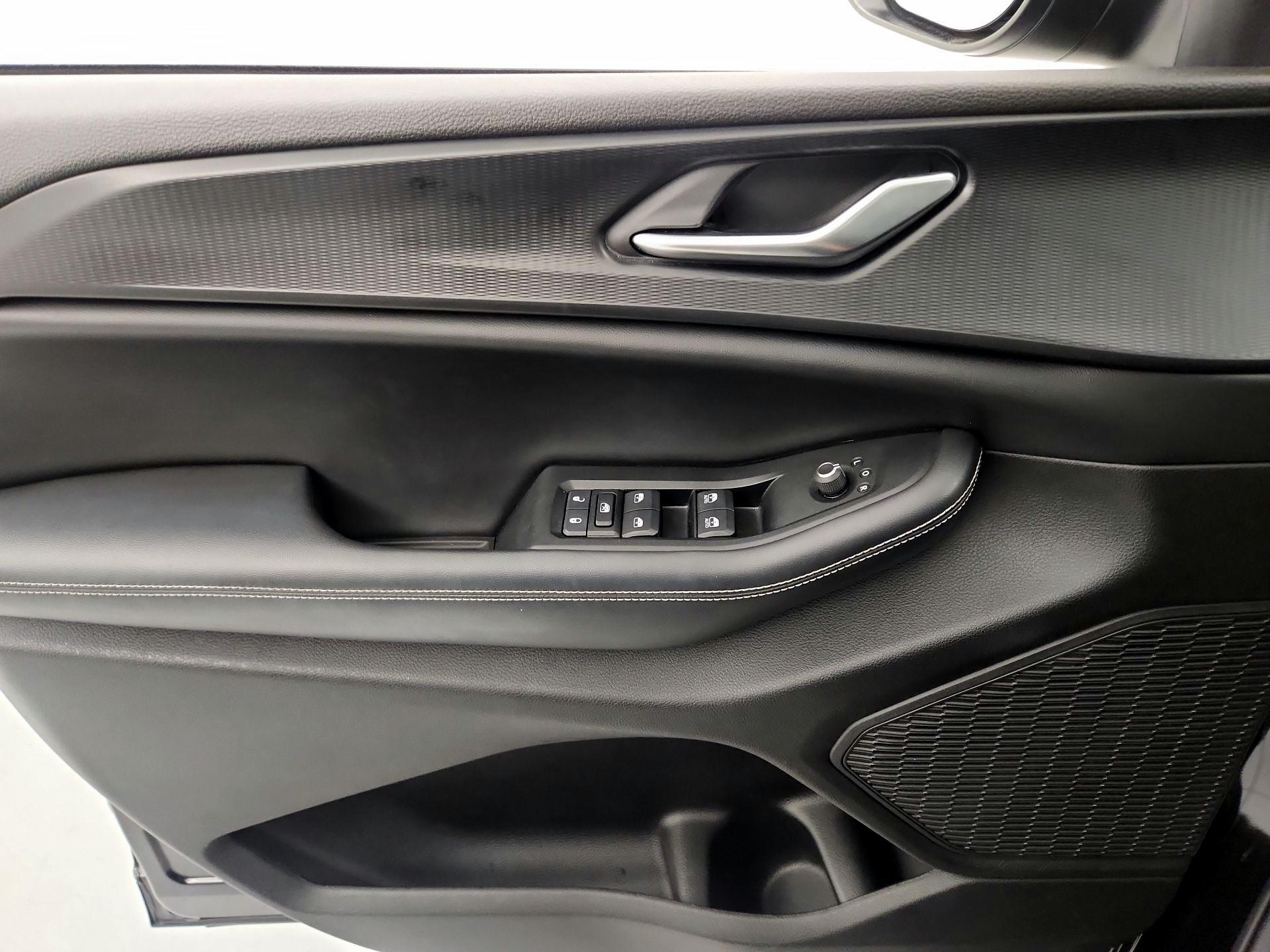 Thumbnail: 2023 Jeep Grand Cherokee - 12