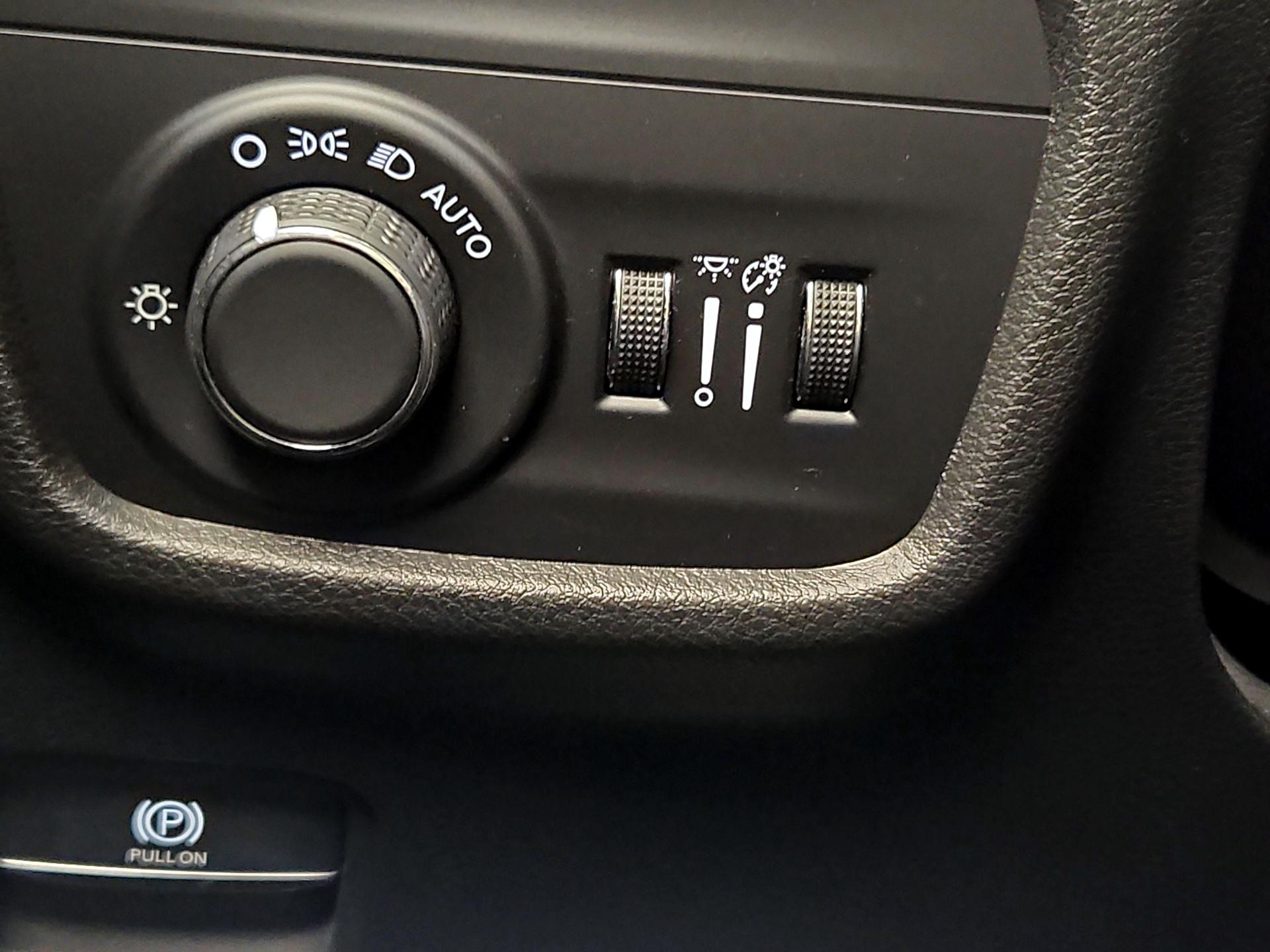 Thumbnail: 2023 Jeep Grand Cherokee - 13