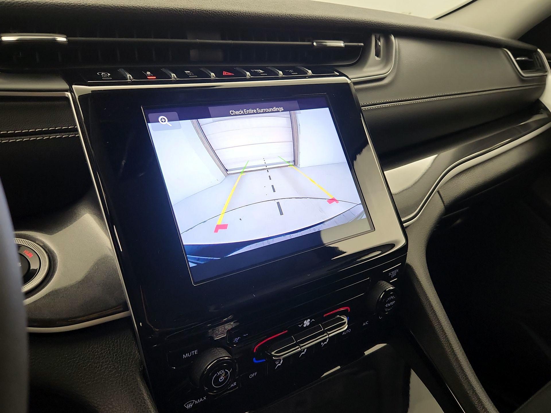 Thumbnail: 2023 Jeep Grand Cherokee - 14