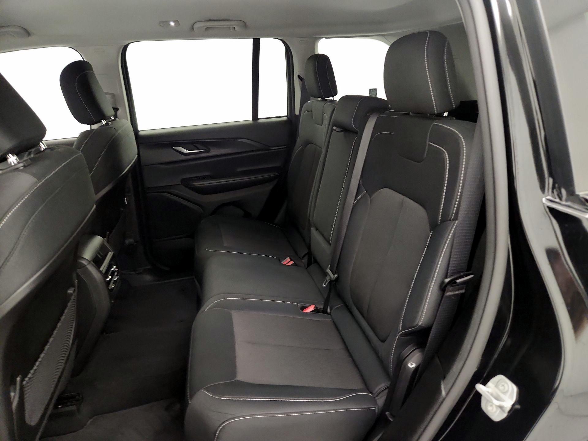 Thumbnail: 2023 Jeep Grand Cherokee - 19