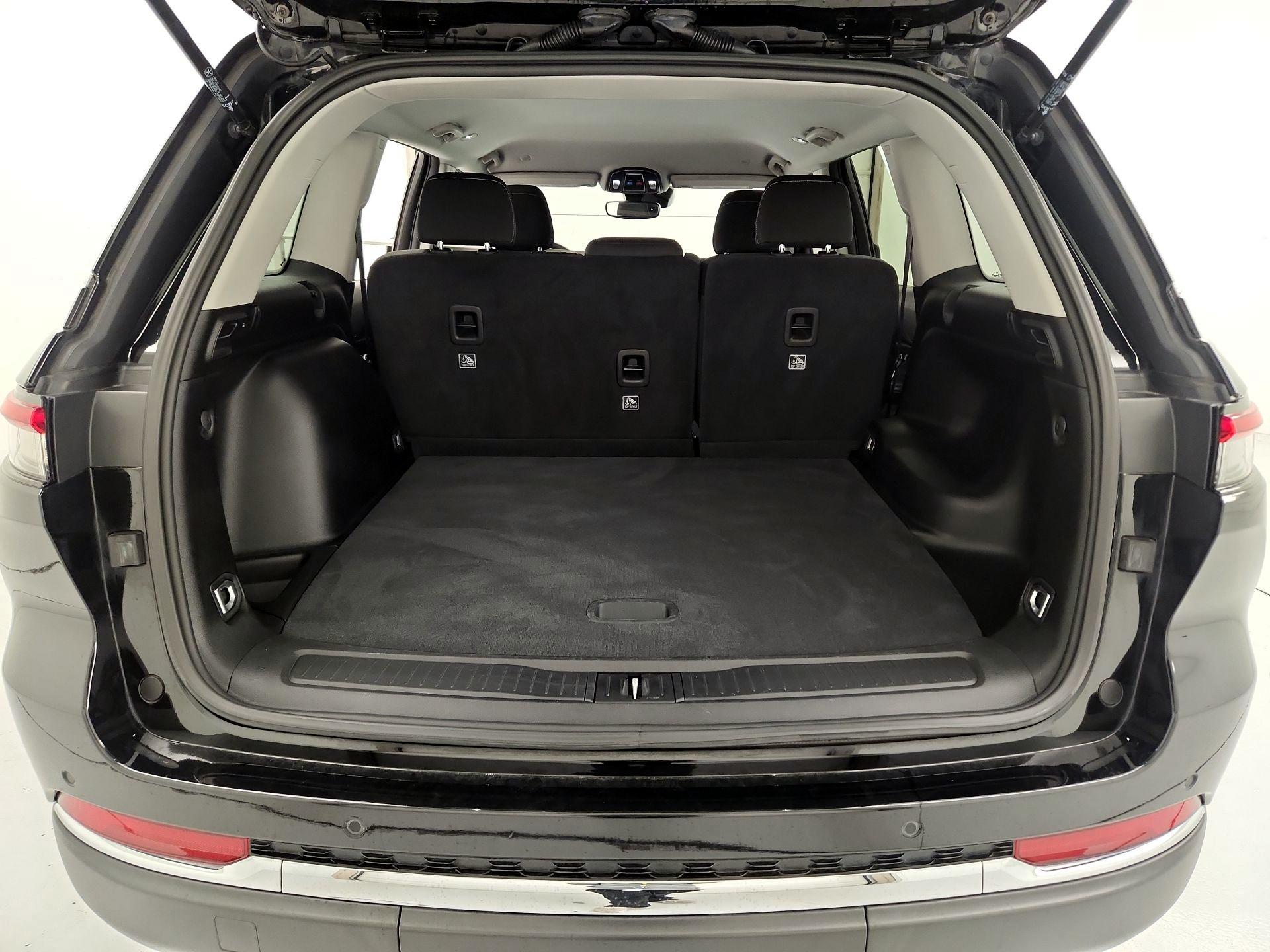 Thumbnail: 2023 Jeep Grand Cherokee - 20