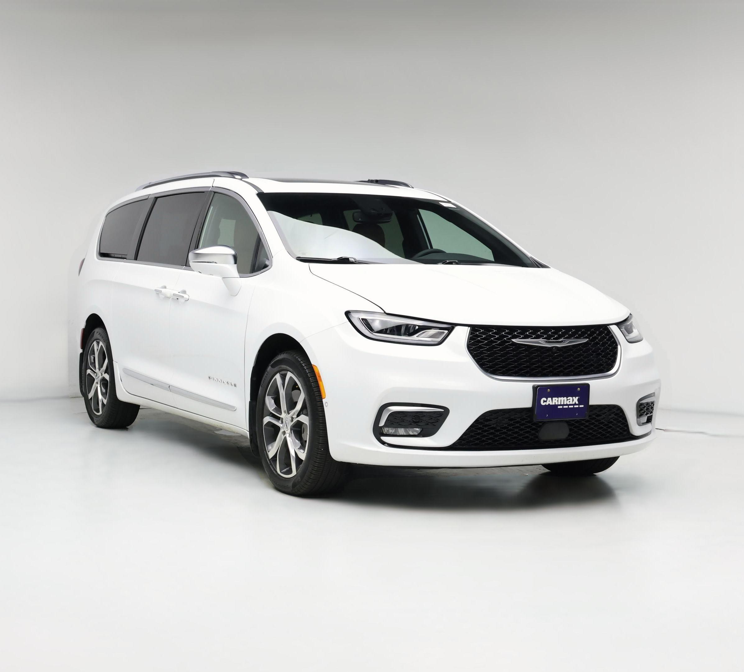 Thumbnail: 2024 Chrysler Pacifica - 1