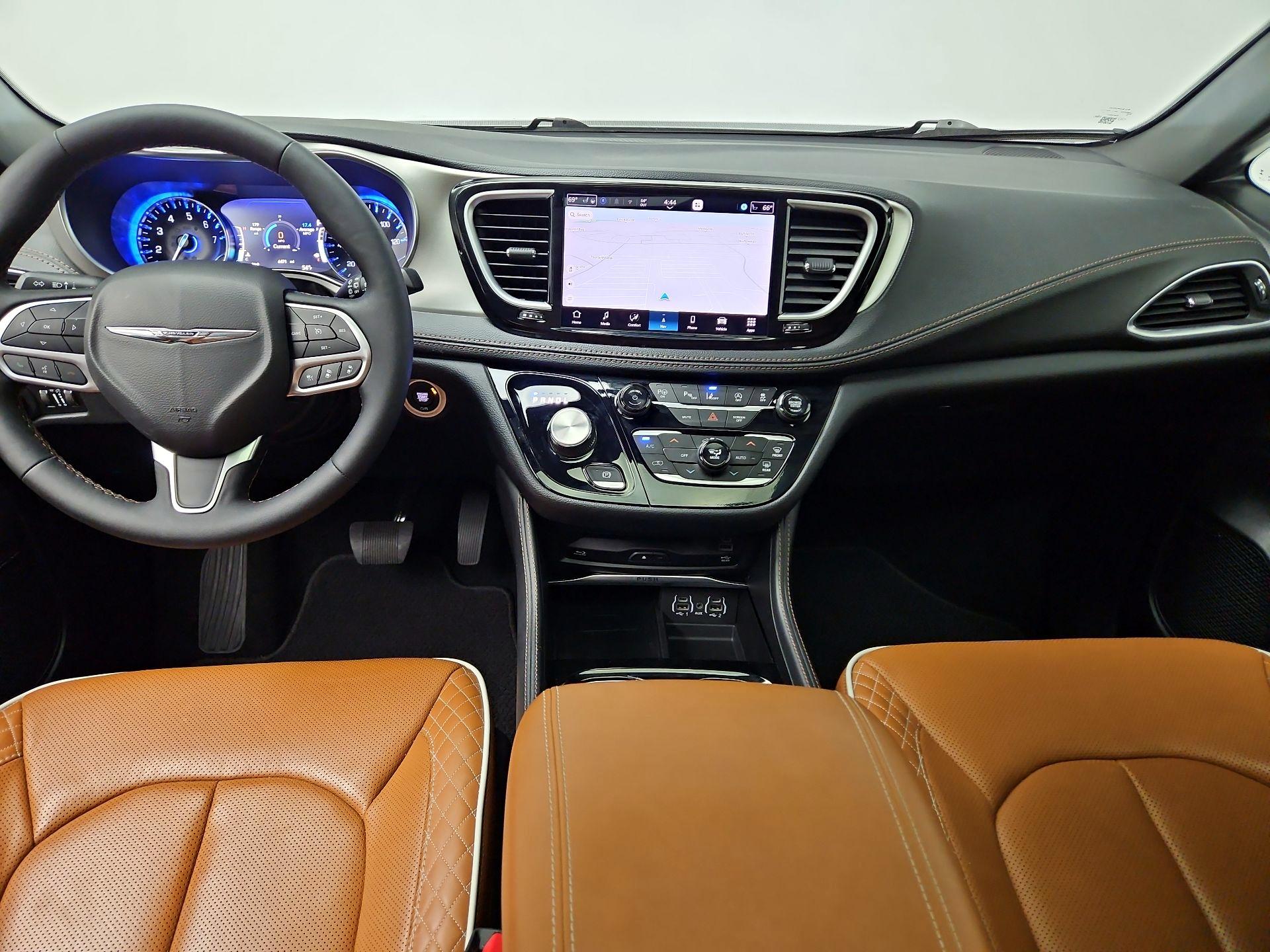 Thumbnail: 2024 Chrysler Pacifica - 9