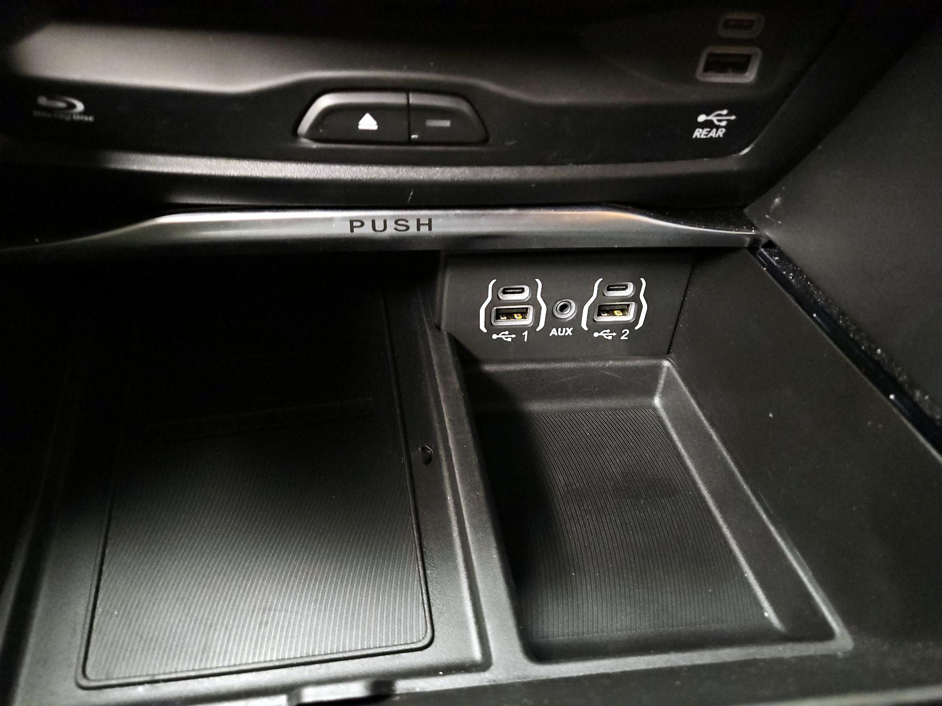 Thumbnail: 2024 Chrysler Pacifica - 19